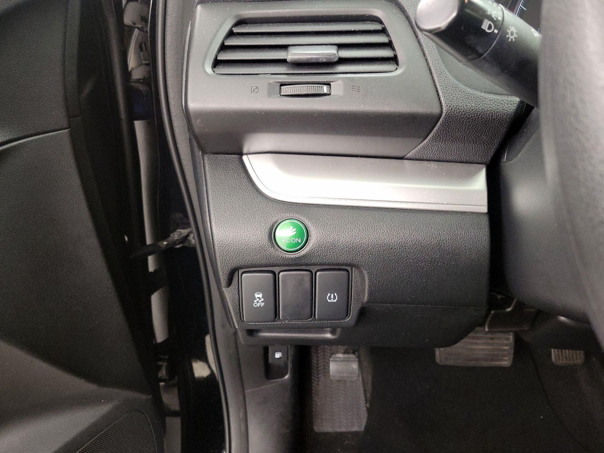 Thumbnail: 2016 Honda CR-V - 13