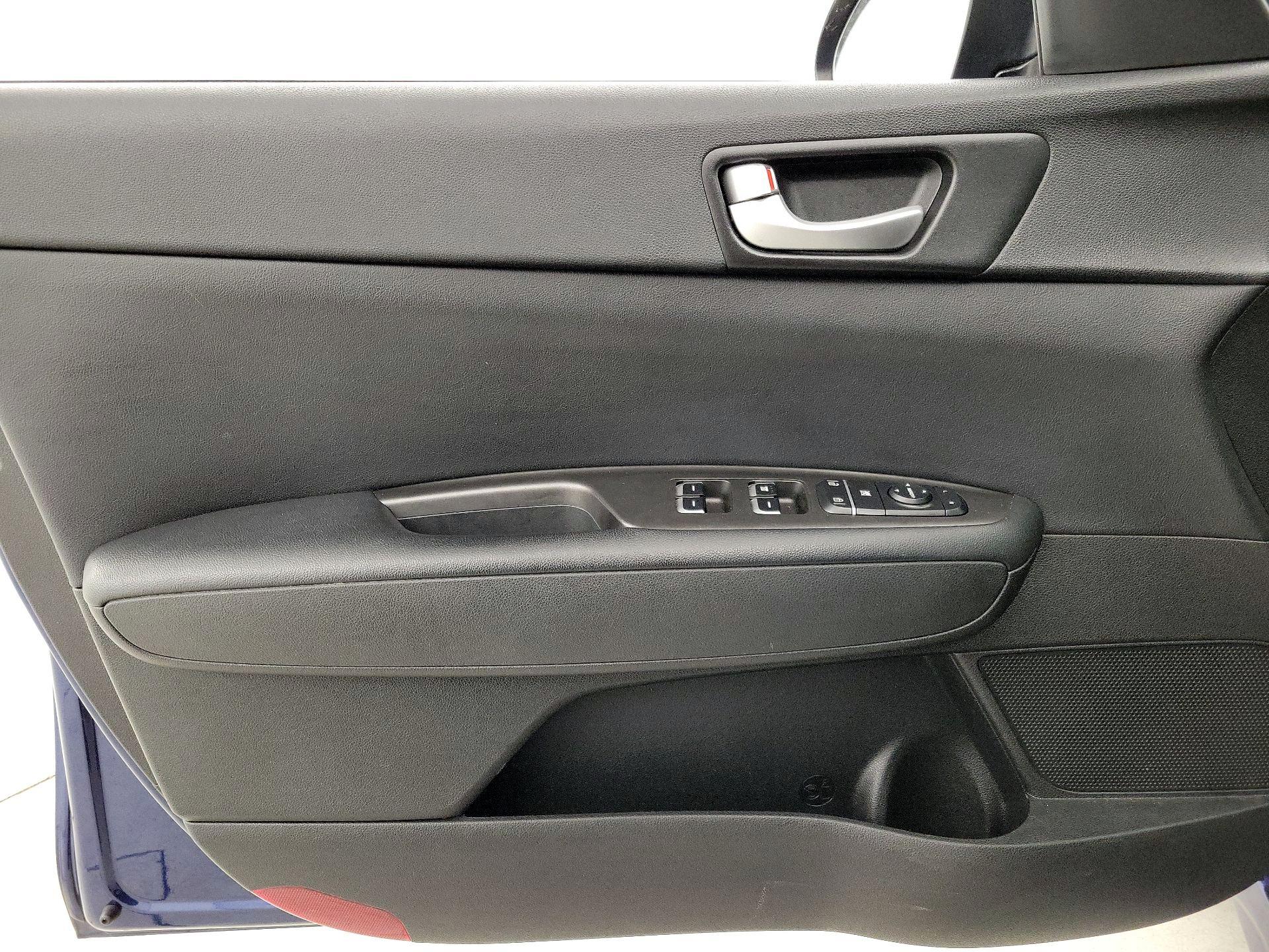 Thumbnail: 2018 Kia Optima - 12