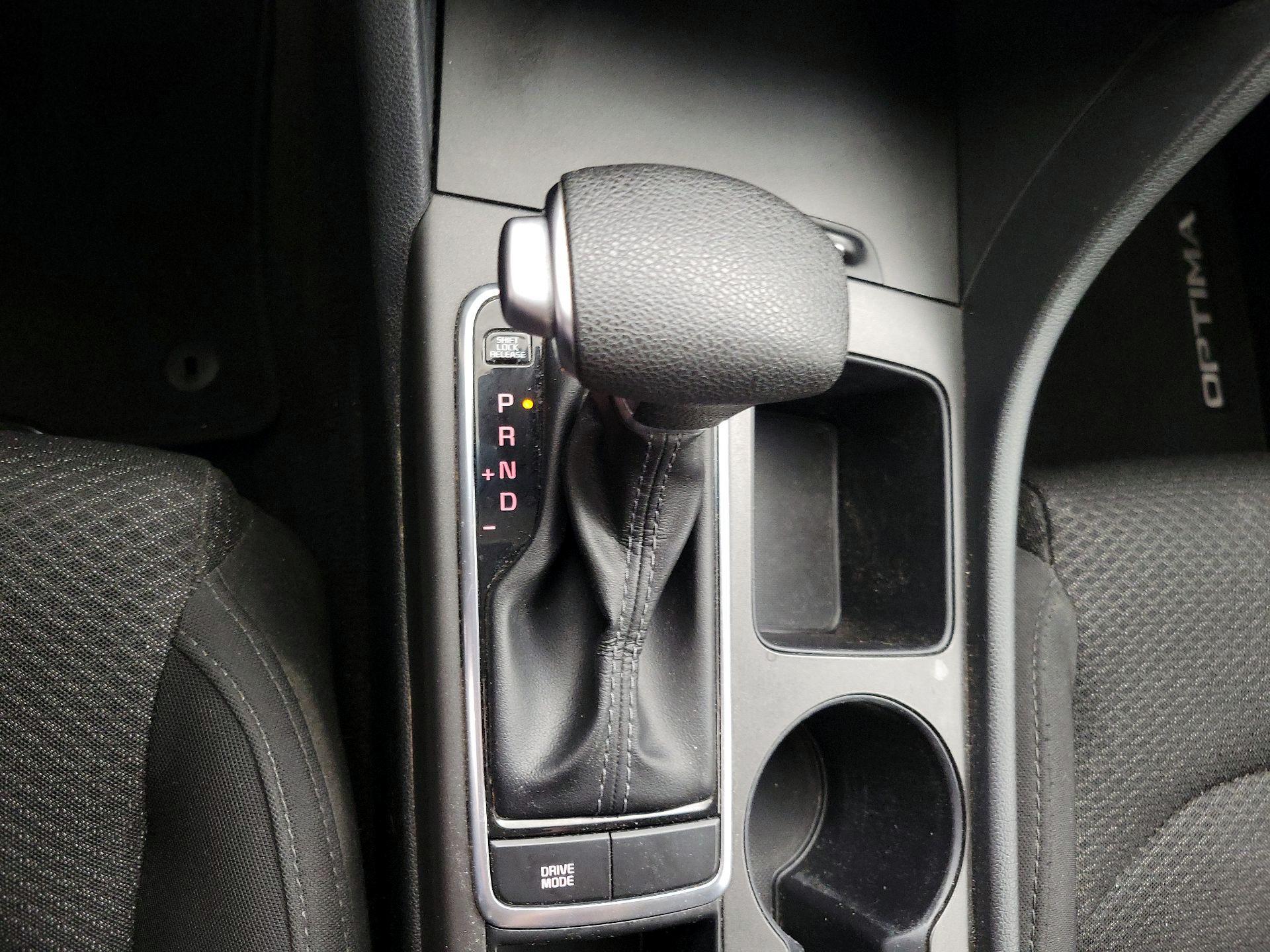 Thumbnail: 2018 Kia Optima - 17