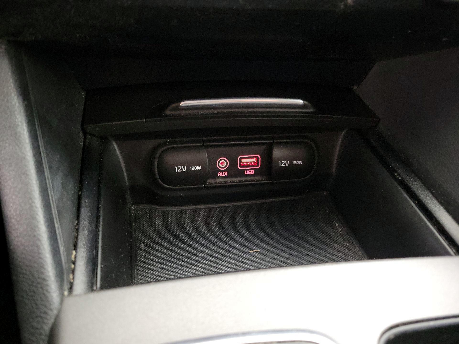 Thumbnail: 2018 Kia Optima - 18