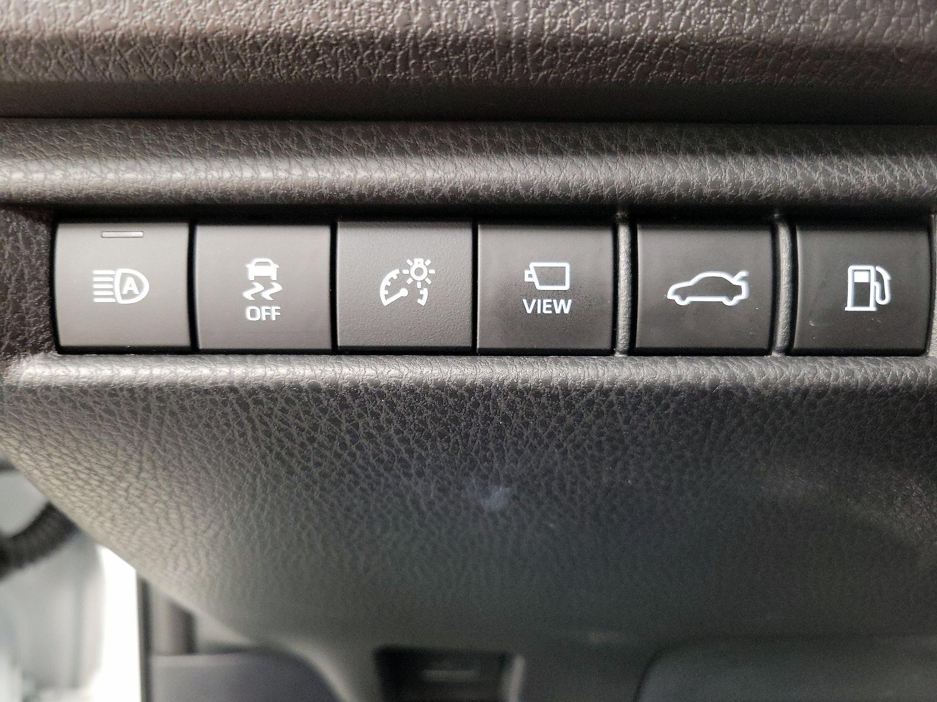 Thumbnail: 2025 Toyota Camry - 13