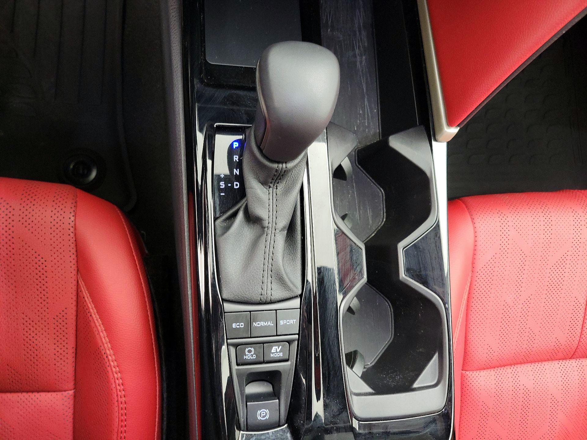 Thumbnail: 2025 Toyota Camry - 18