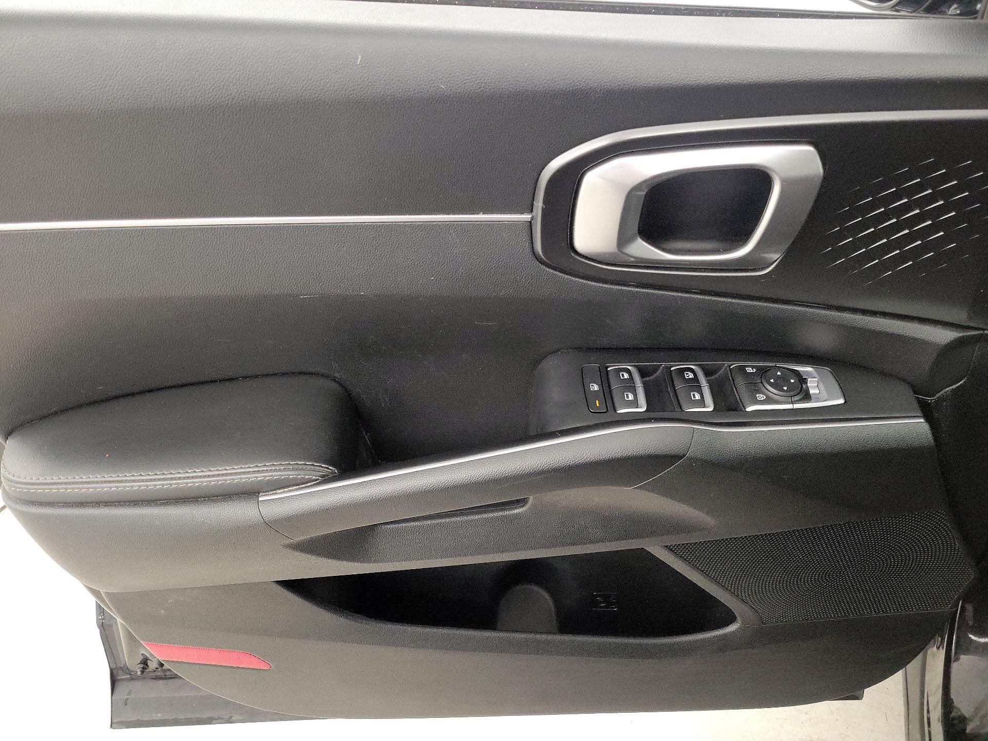 Thumbnail: 2022 Kia Sorento - 12