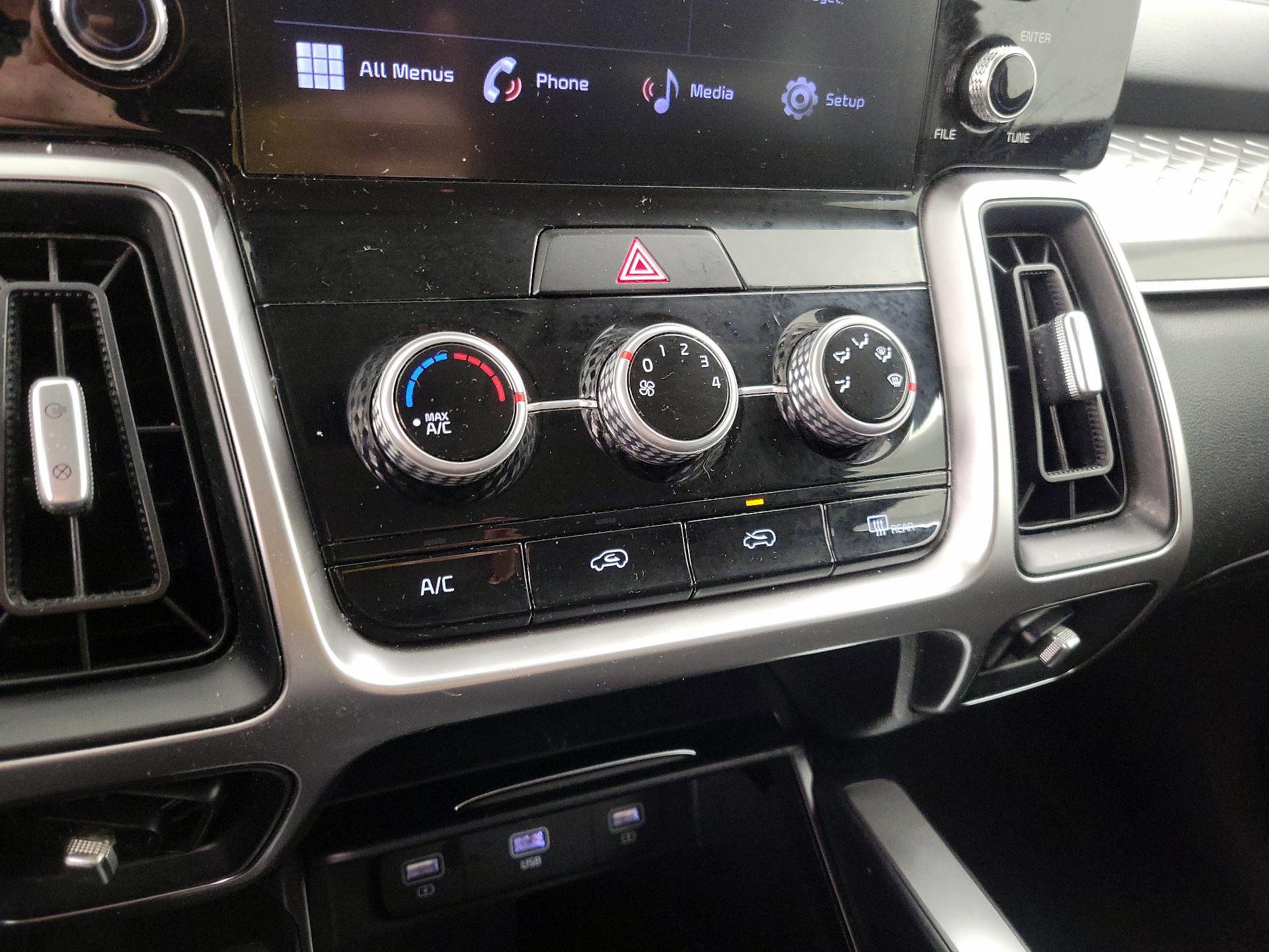 Thumbnail: 2022 Kia Sorento - 16