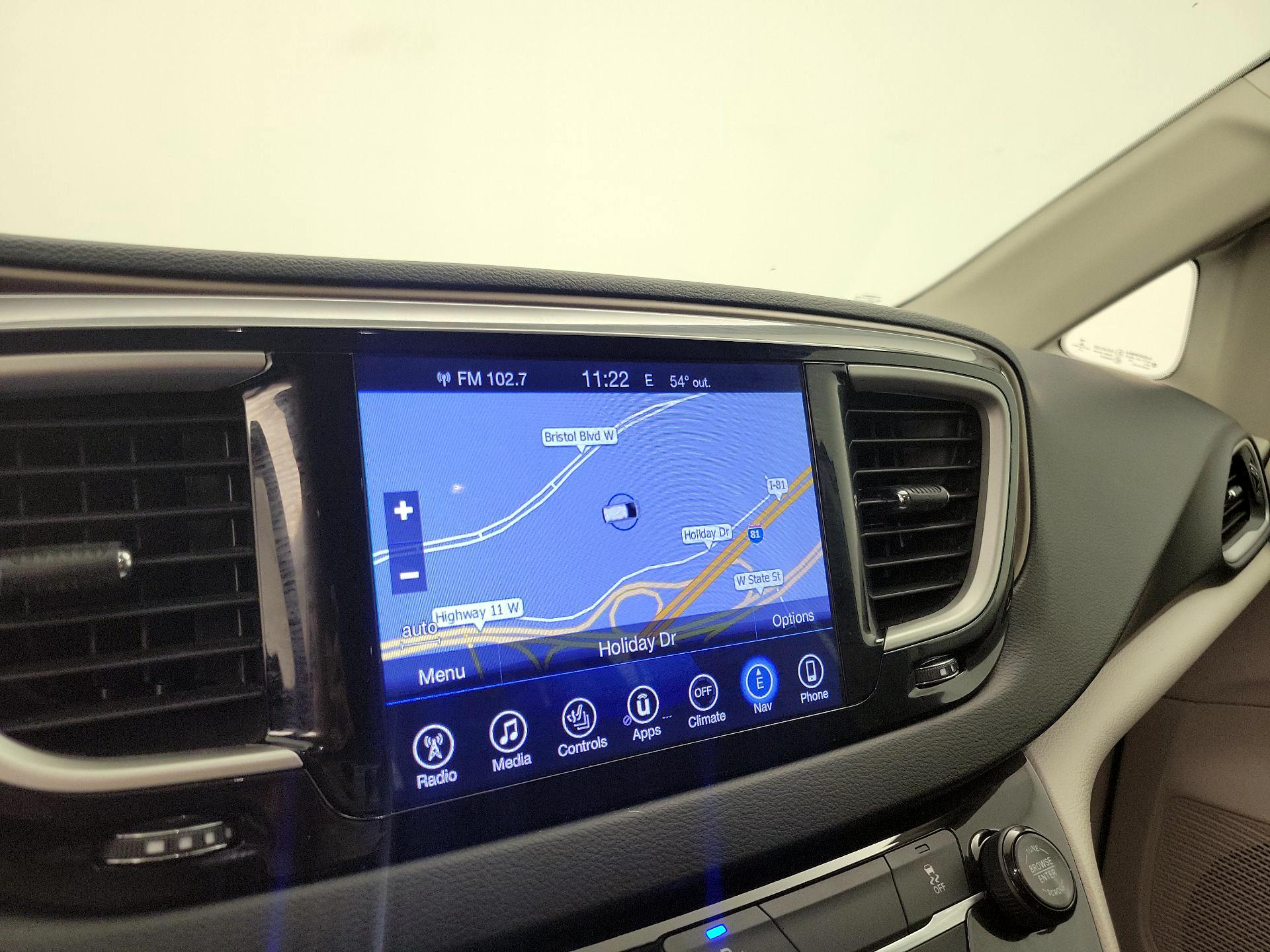 Thumbnail: 2017 Chrysler Pacifica - 14