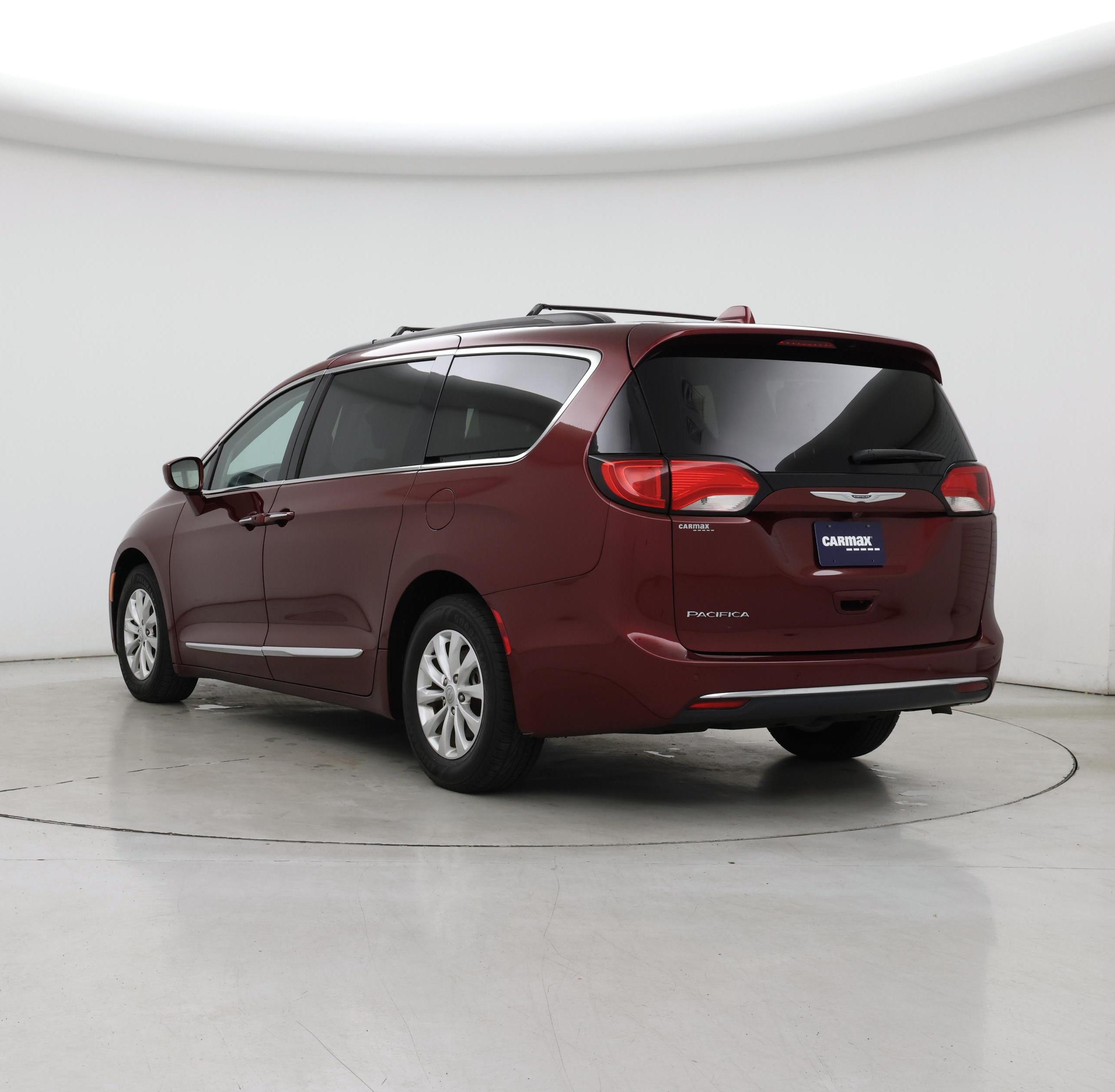 Thumbnail: 2017 Chrysler Pacifica - 2