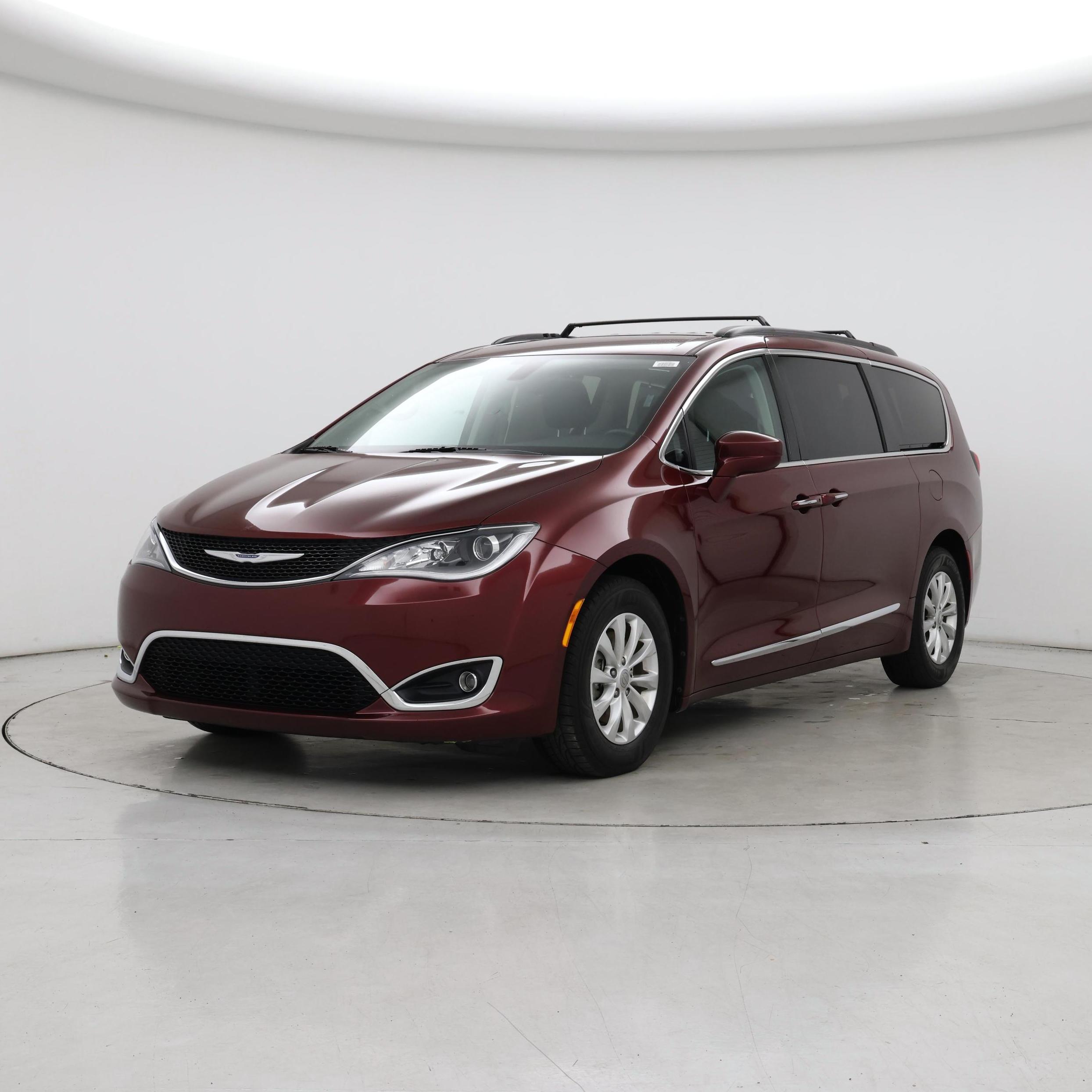 Thumbnail: 2017 Chrysler Pacifica - 4