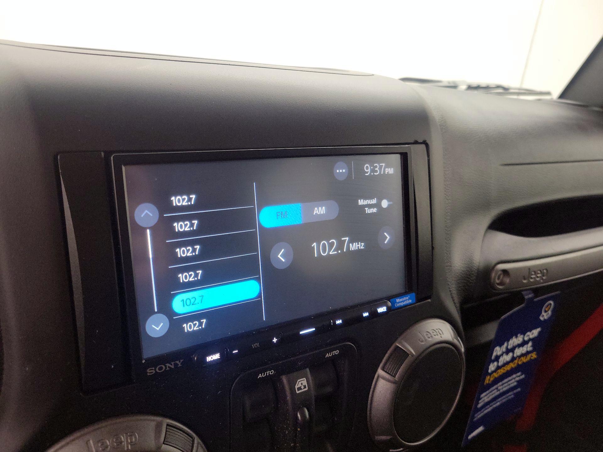 Thumbnail: 2017 Jeep Wrangler - 14