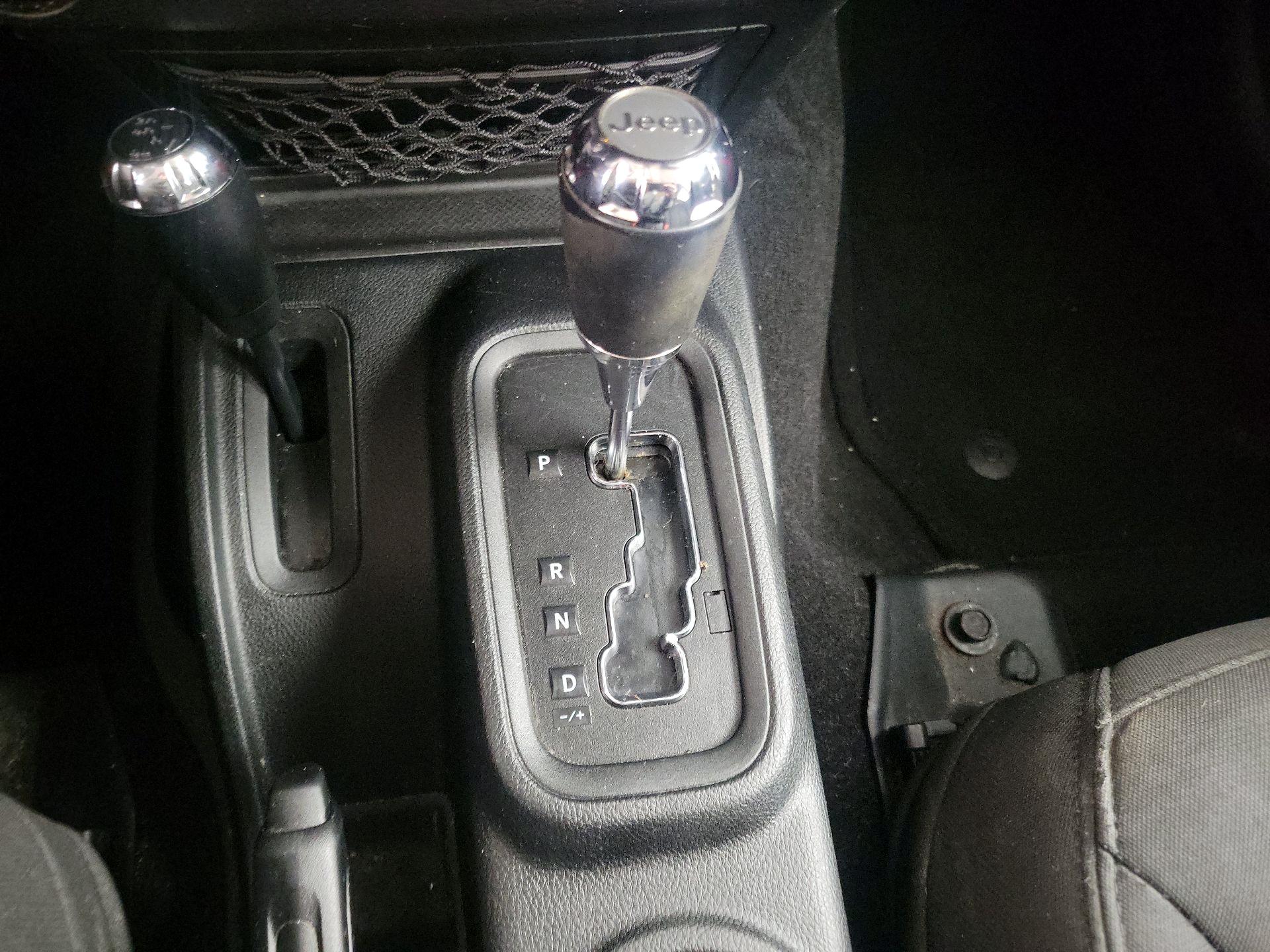 Thumbnail: 2017 Jeep Wrangler - 16