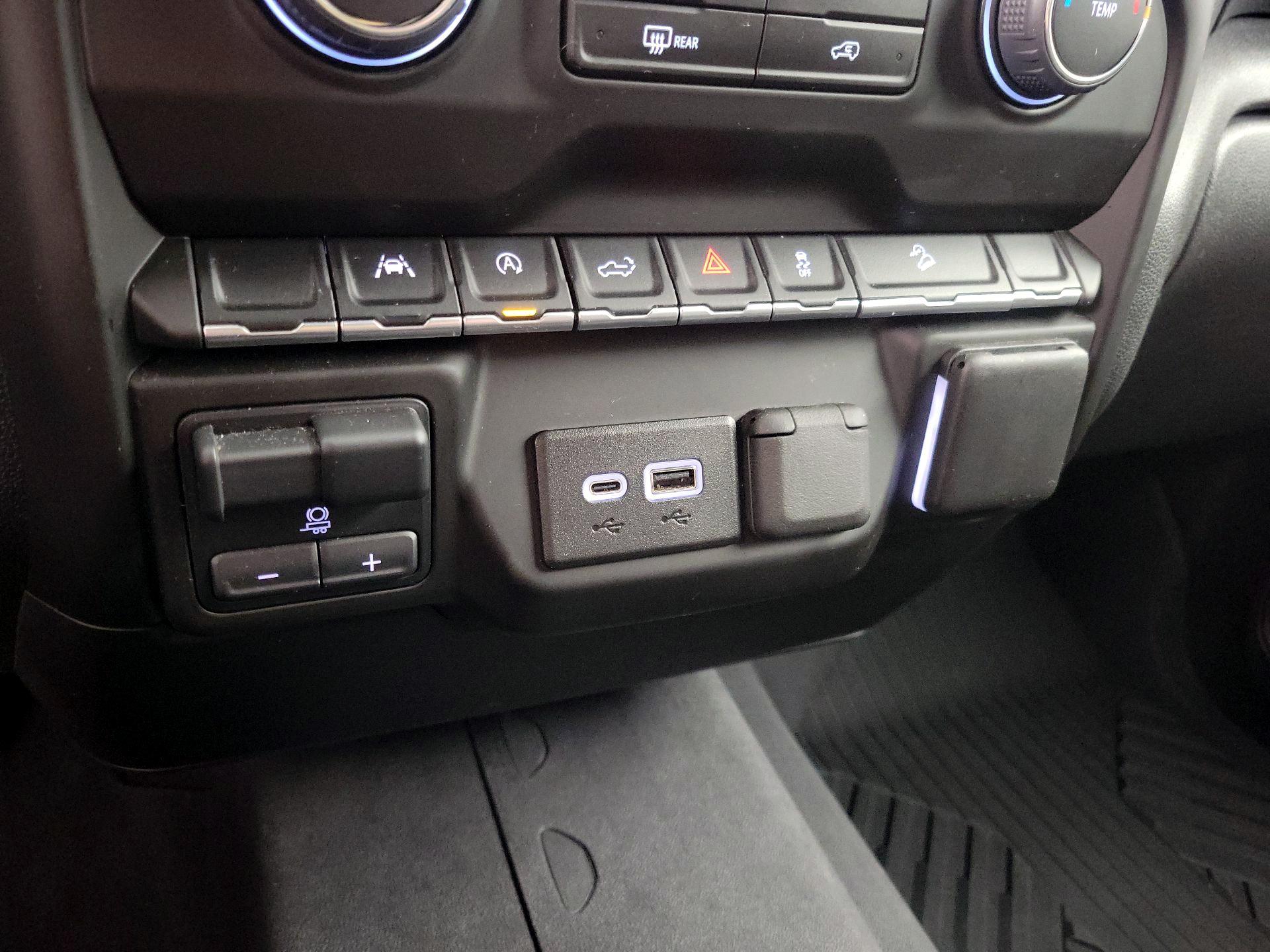 Thumbnail: 2024 Chevrolet Silverado 1500 - 18