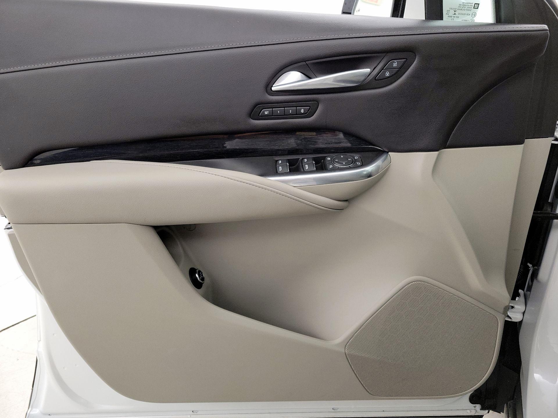 Thumbnail: 2023 Cadillac XT4 - 12