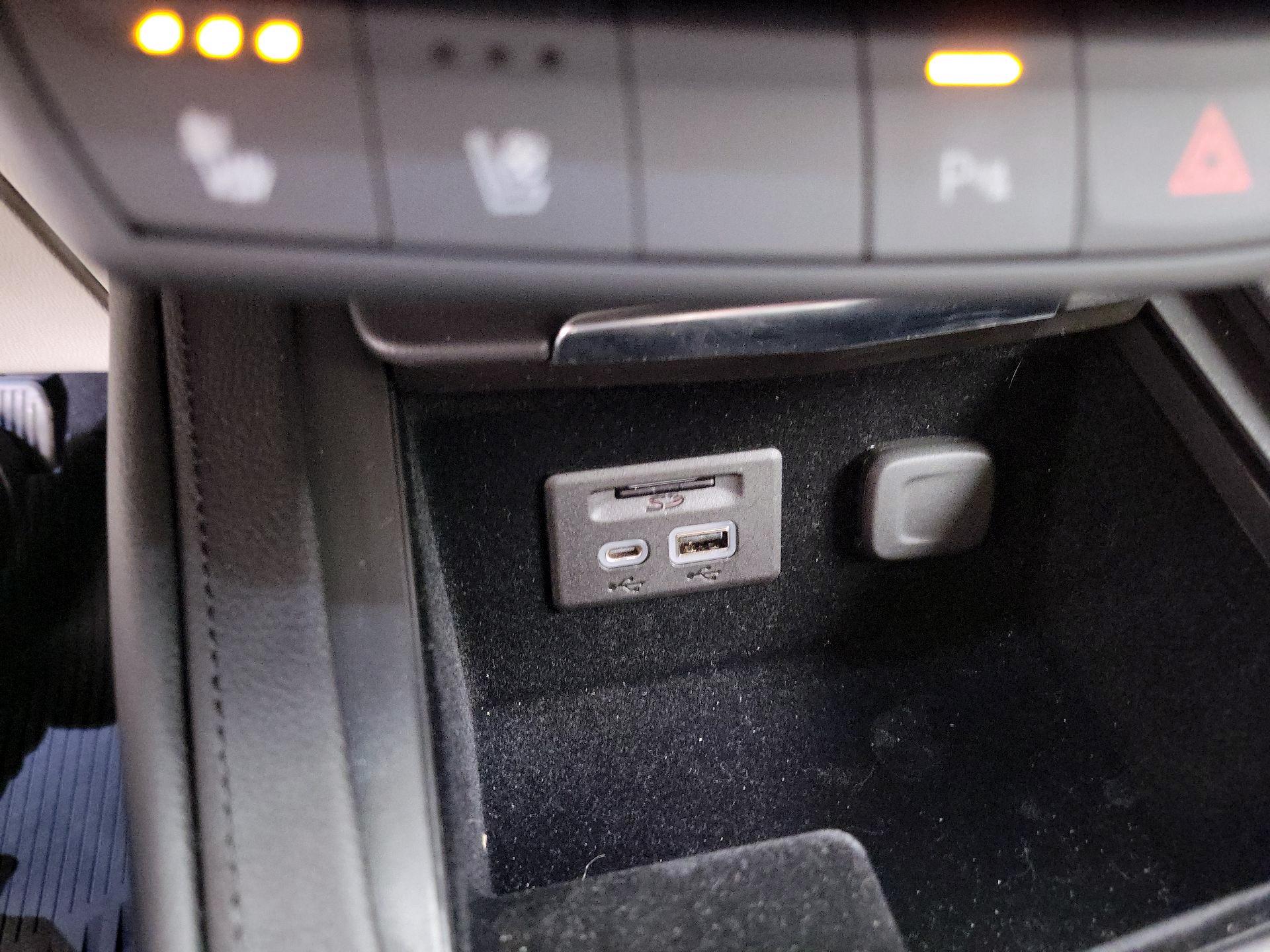 Thumbnail: 2023 Cadillac XT4 - 19