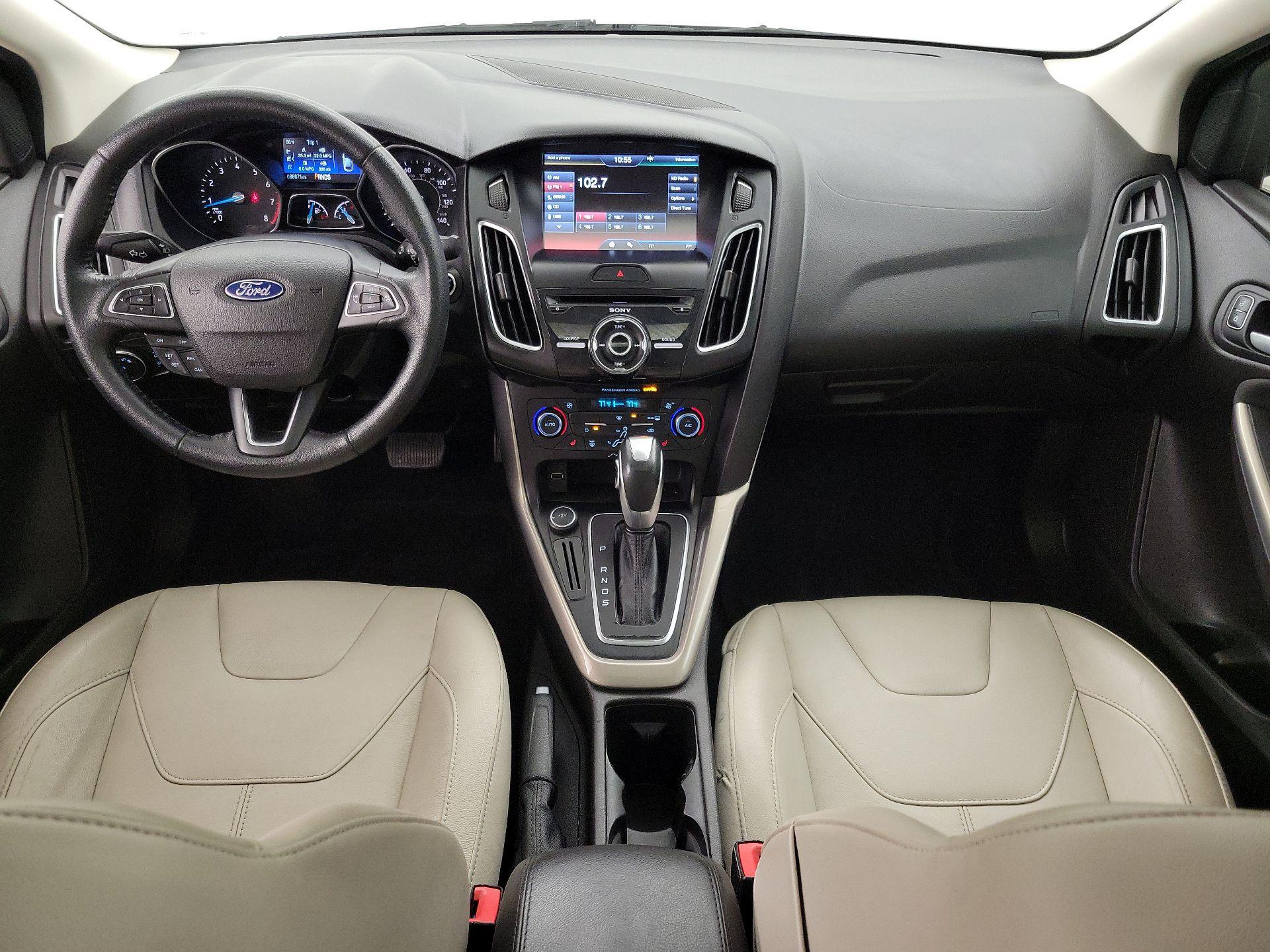 Thumbnail: 2015 Ford Focus - 9