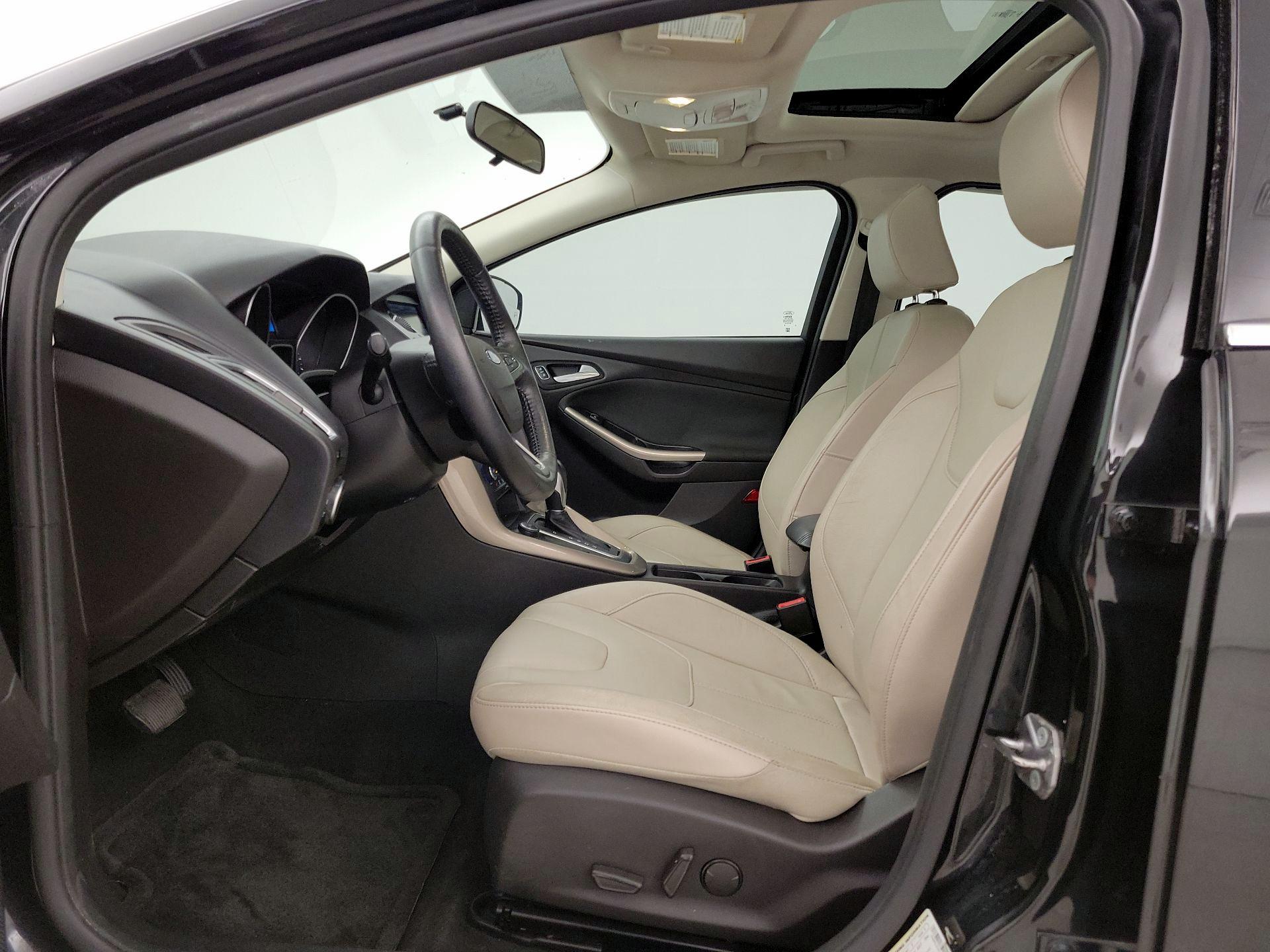 Thumbnail: 2015 Ford Focus - 11