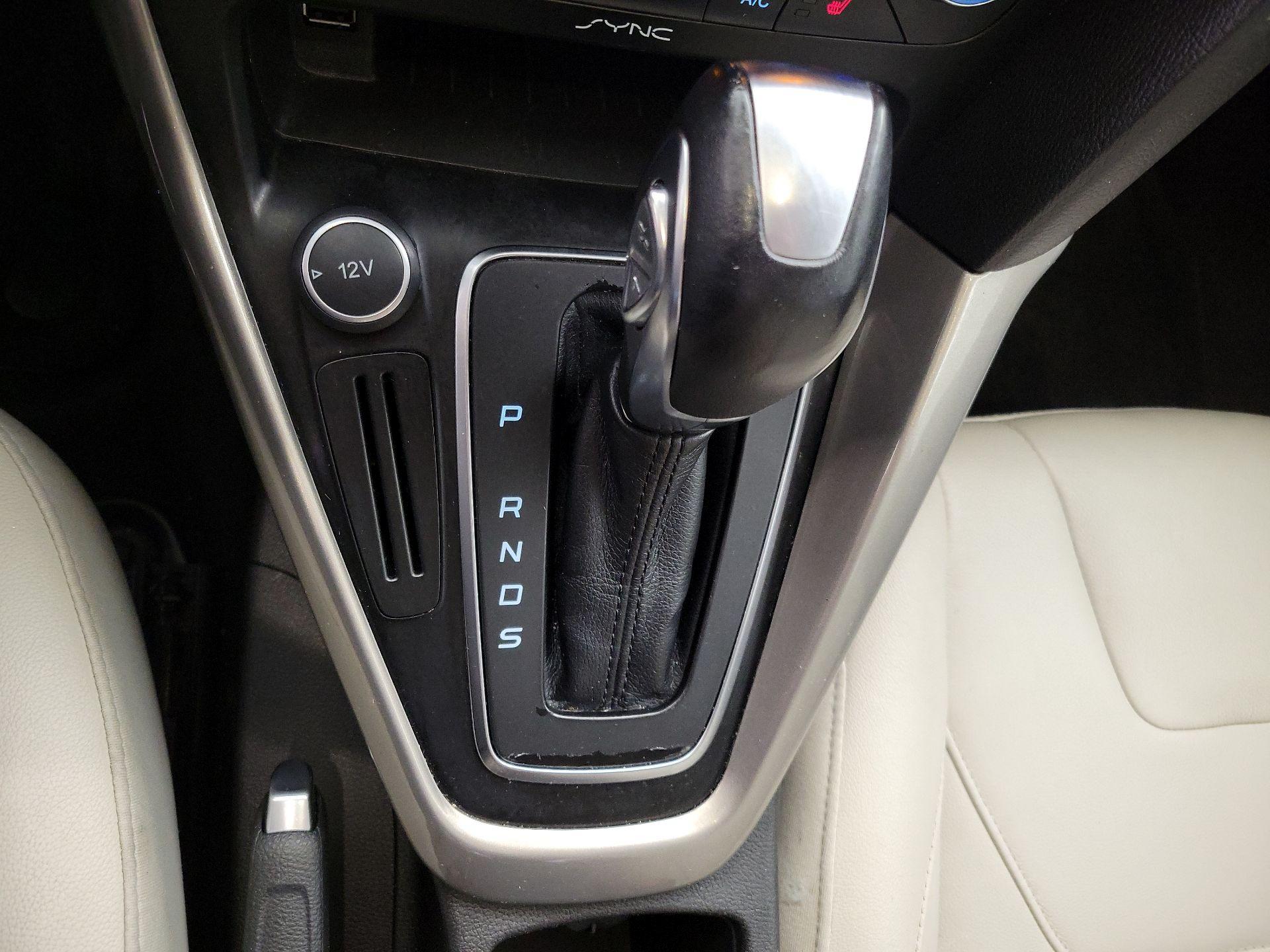 Thumbnail: 2015 Ford Focus - 17