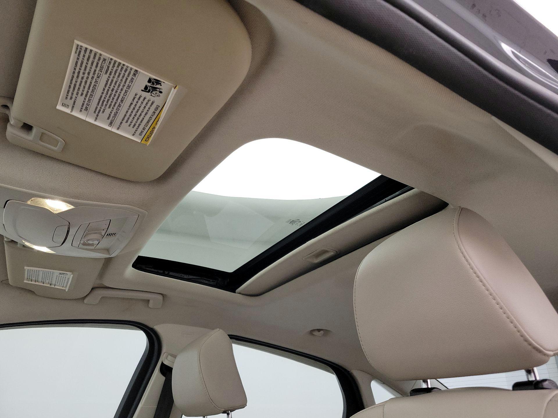 Thumbnail: 2015 Ford Focus - 19