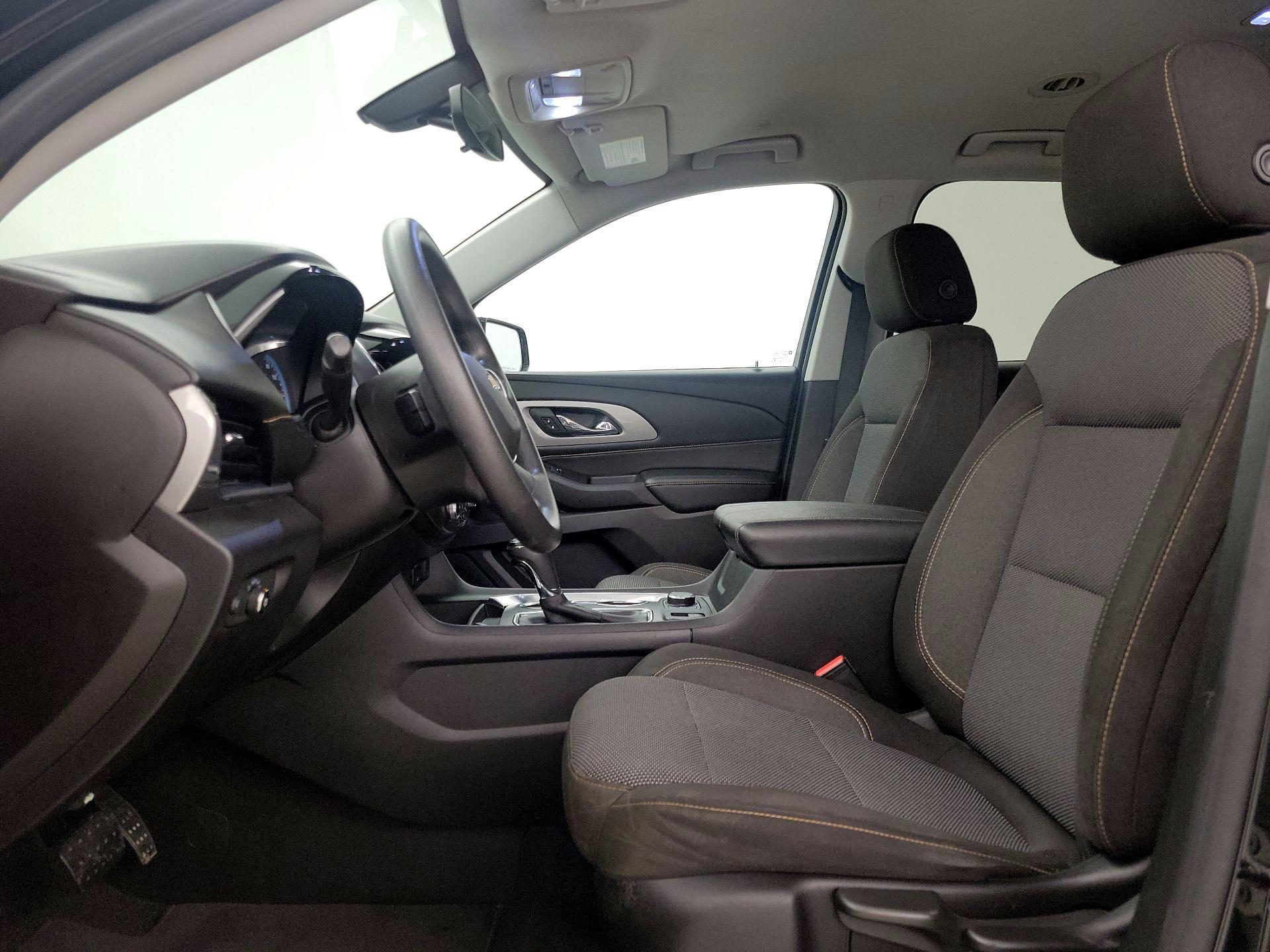 Thumbnail: 2018 Chevrolet Traverse - 11