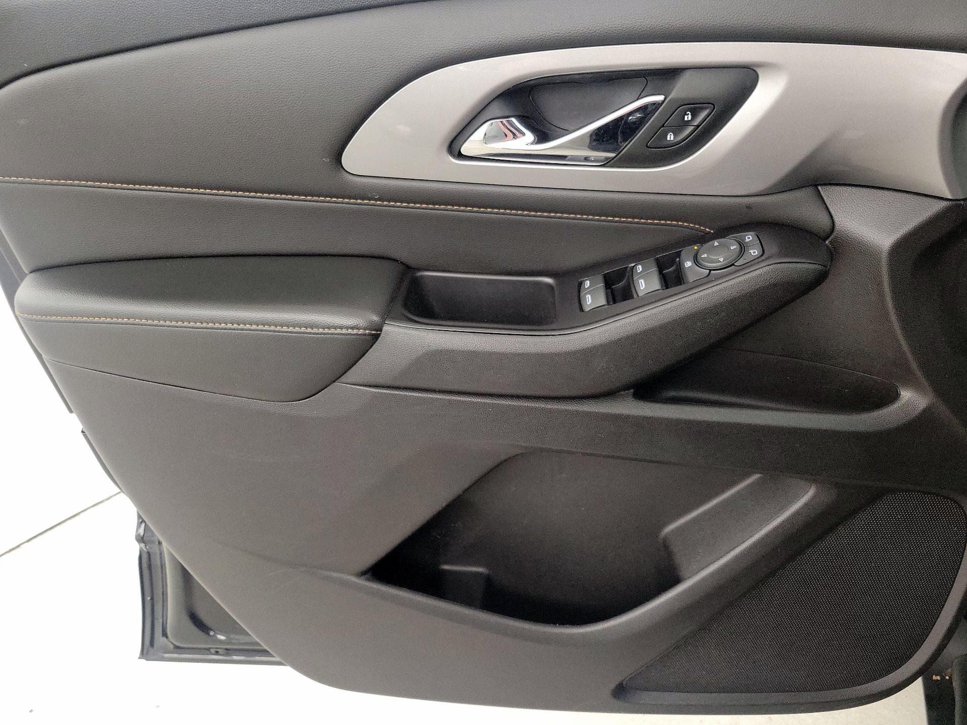 Thumbnail: 2018 Chevrolet Traverse - 12