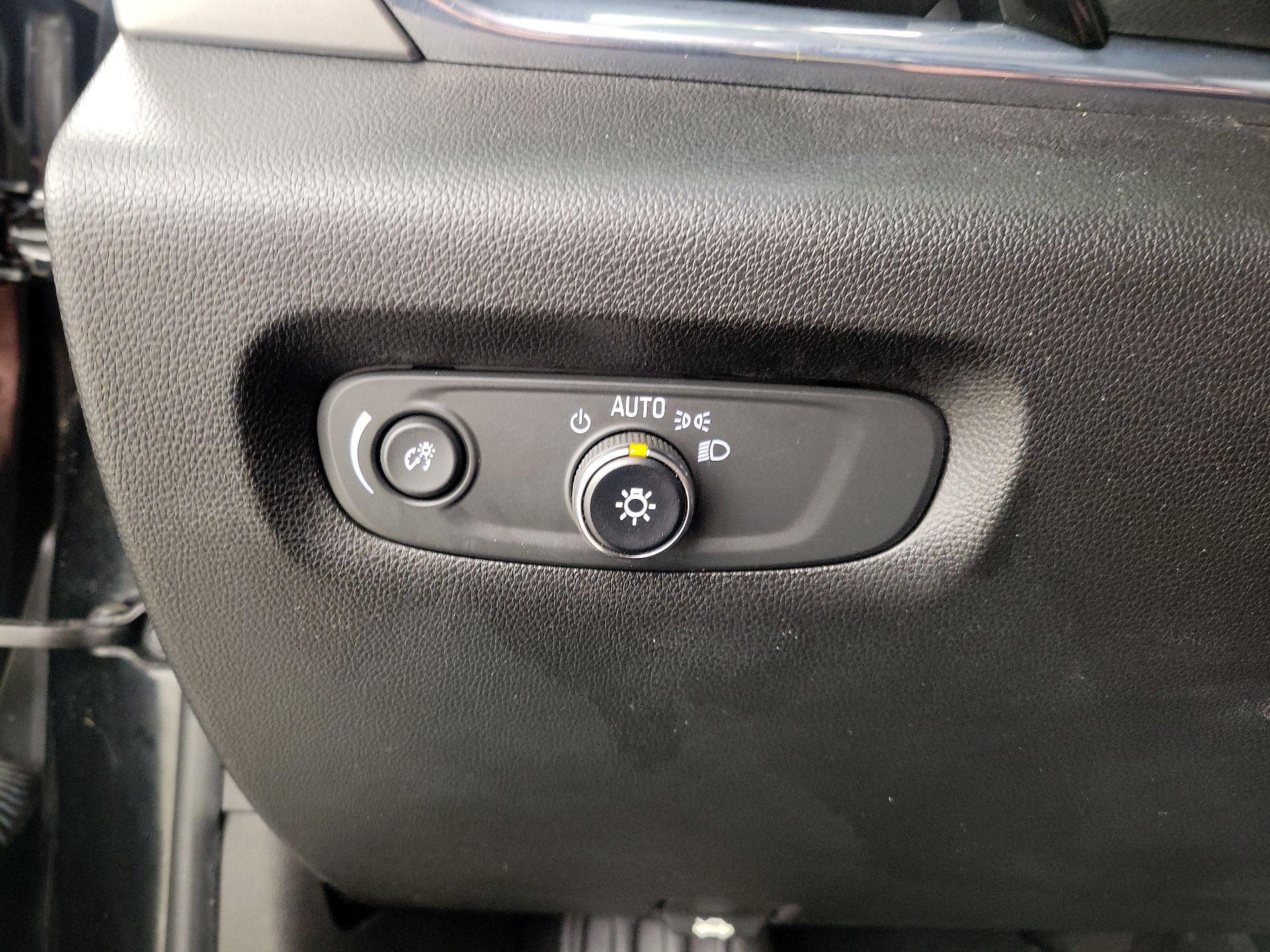 Thumbnail: 2018 Chevrolet Traverse - 13