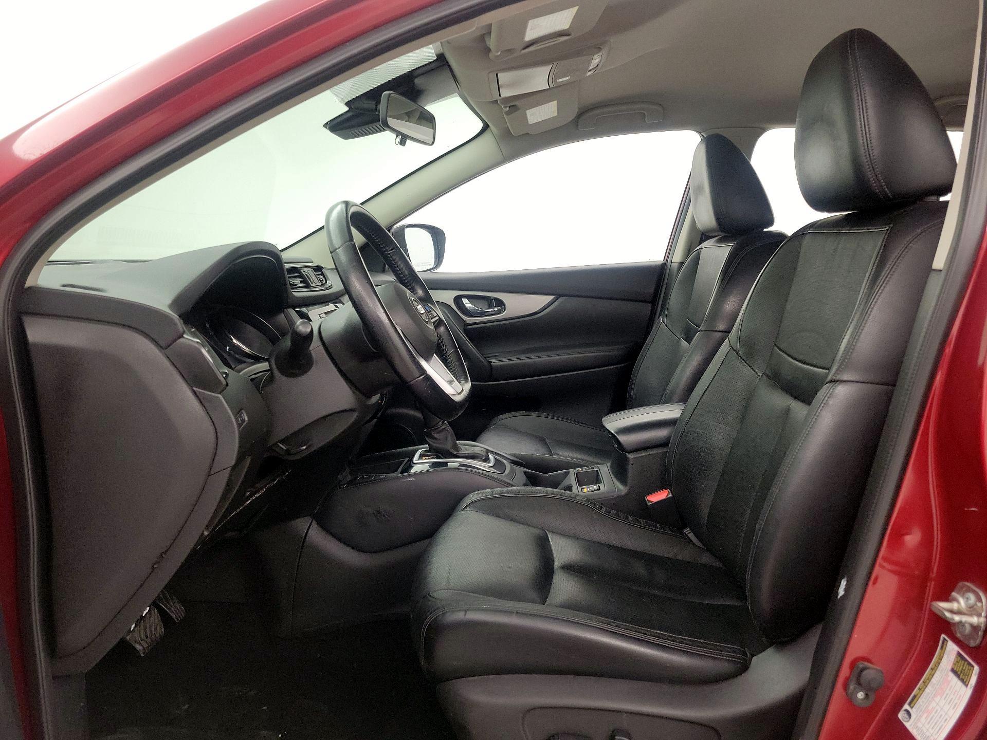 Thumbnail: 2020 Nissan Rogue Sport - 11