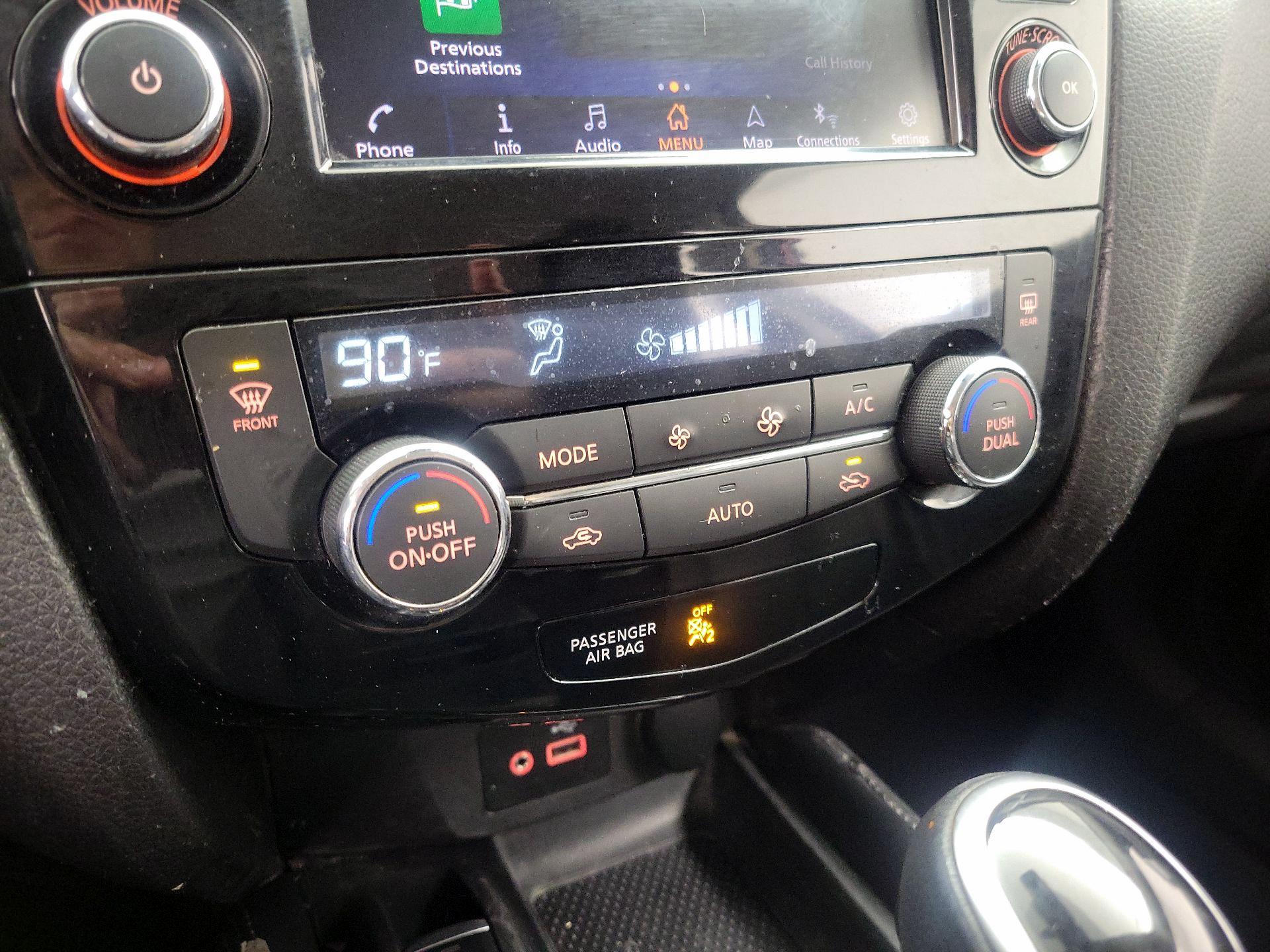 Thumbnail: 2020 Nissan Rogue Sport - 17