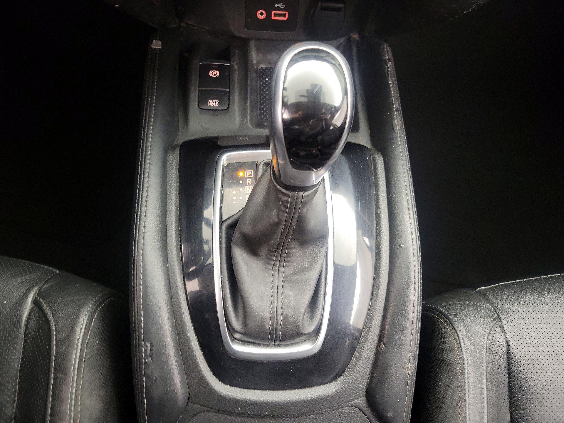 Thumbnail: 2020 Nissan Rogue Sport - 18