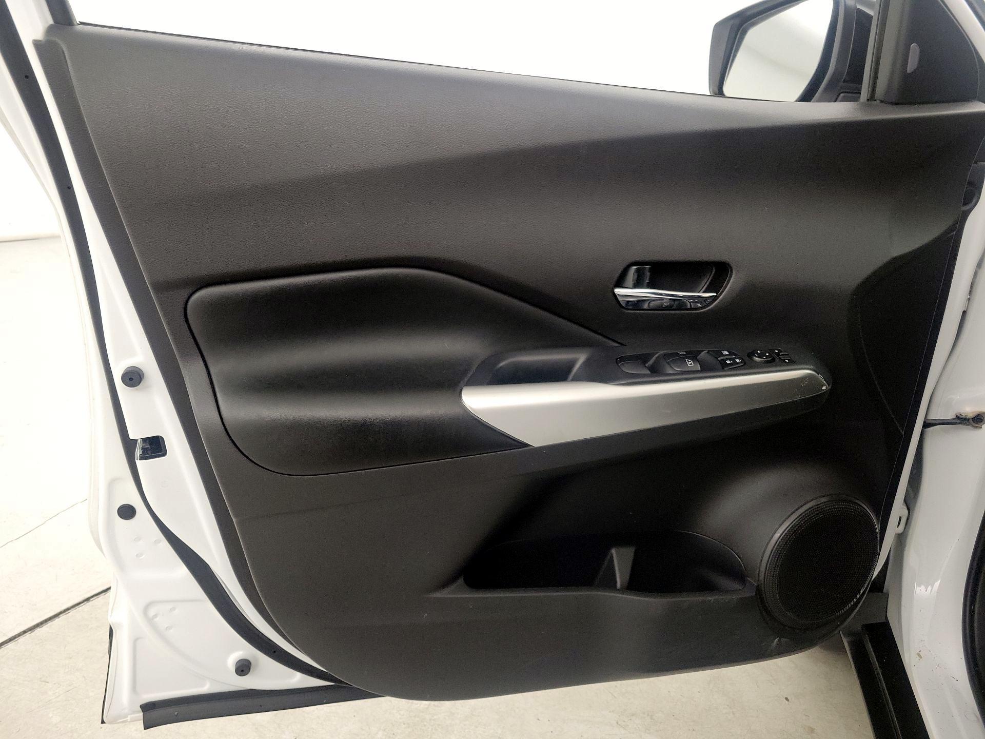 Thumbnail: 2020 Nissan Kicks - 12