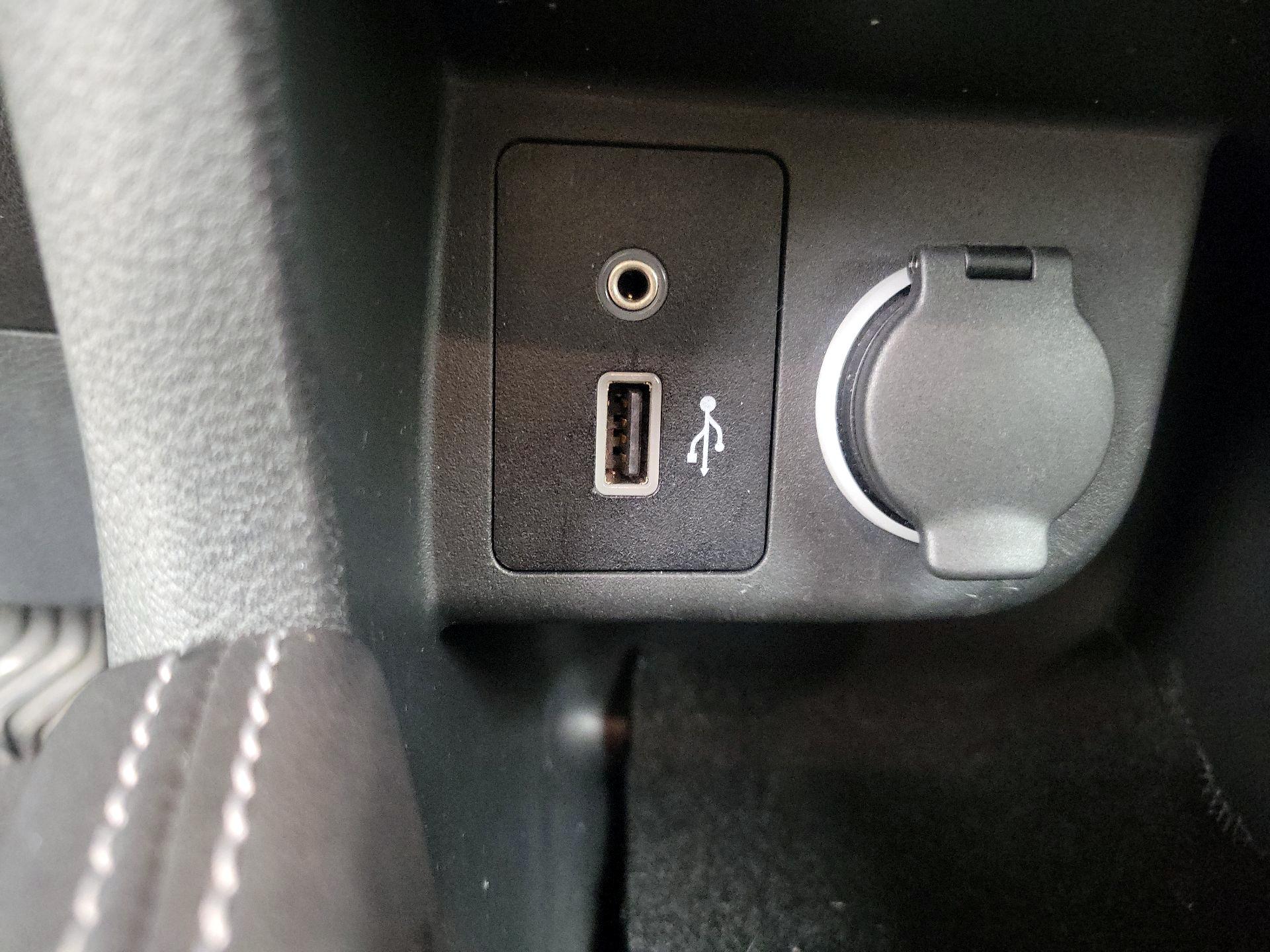 Thumbnail: 2020 Nissan Kicks - 17