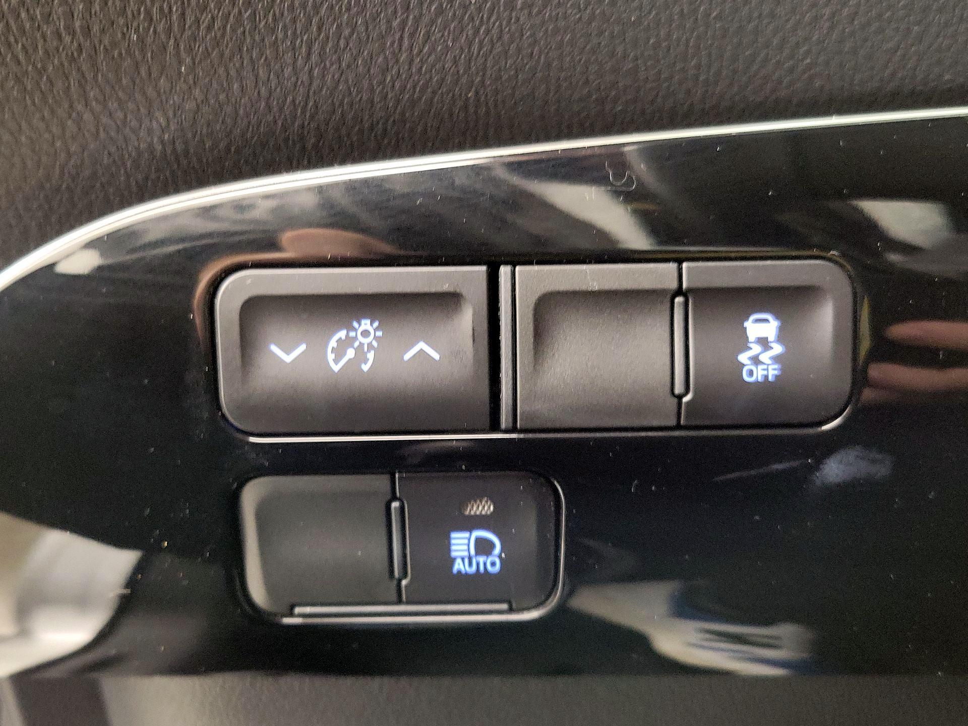 Thumbnail: 2021 Toyota Prius Prime - 13