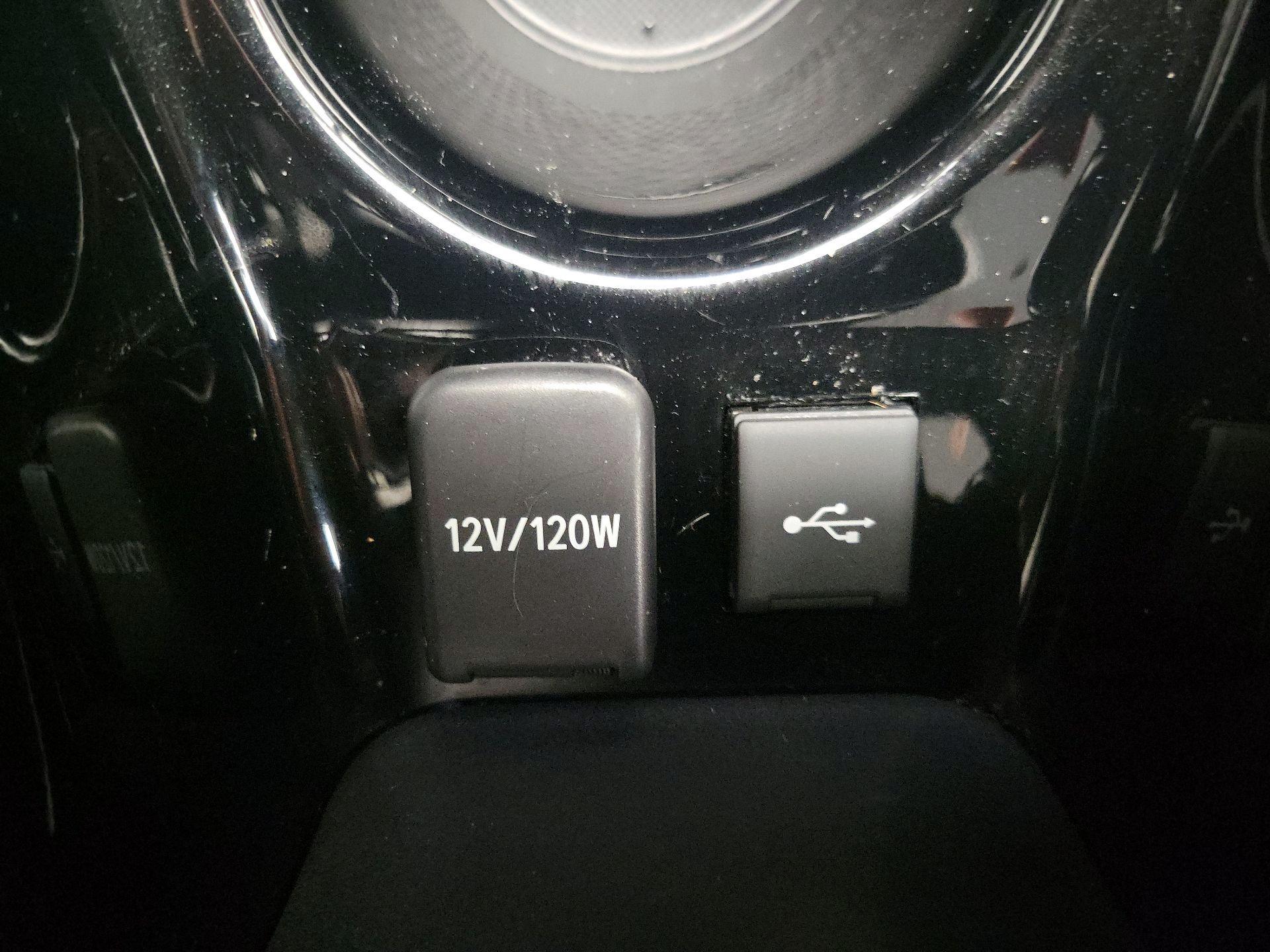 Thumbnail: 2021 Toyota Prius Prime - 18