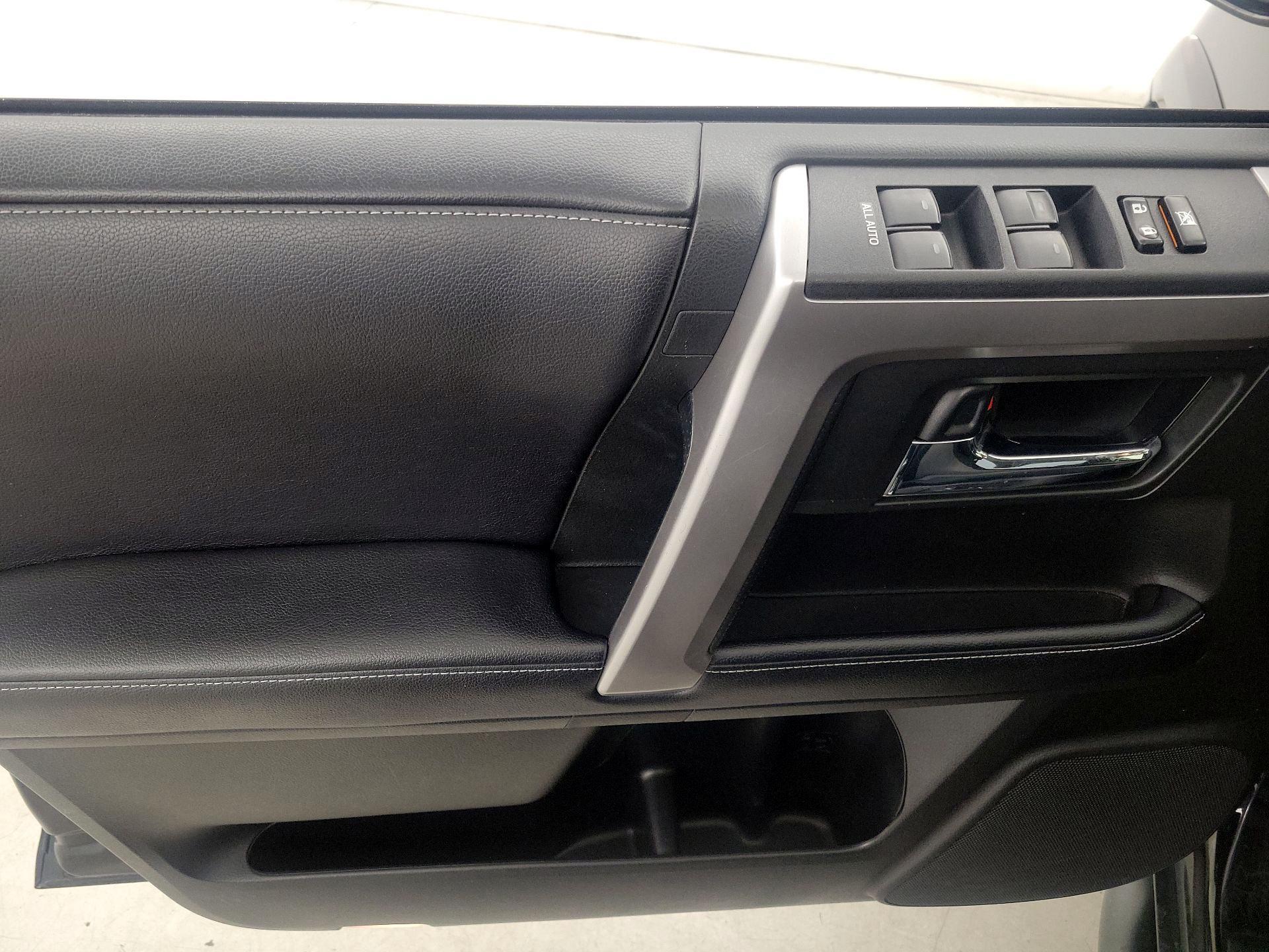 Thumbnail: 2019 Toyota 4Runner - 12