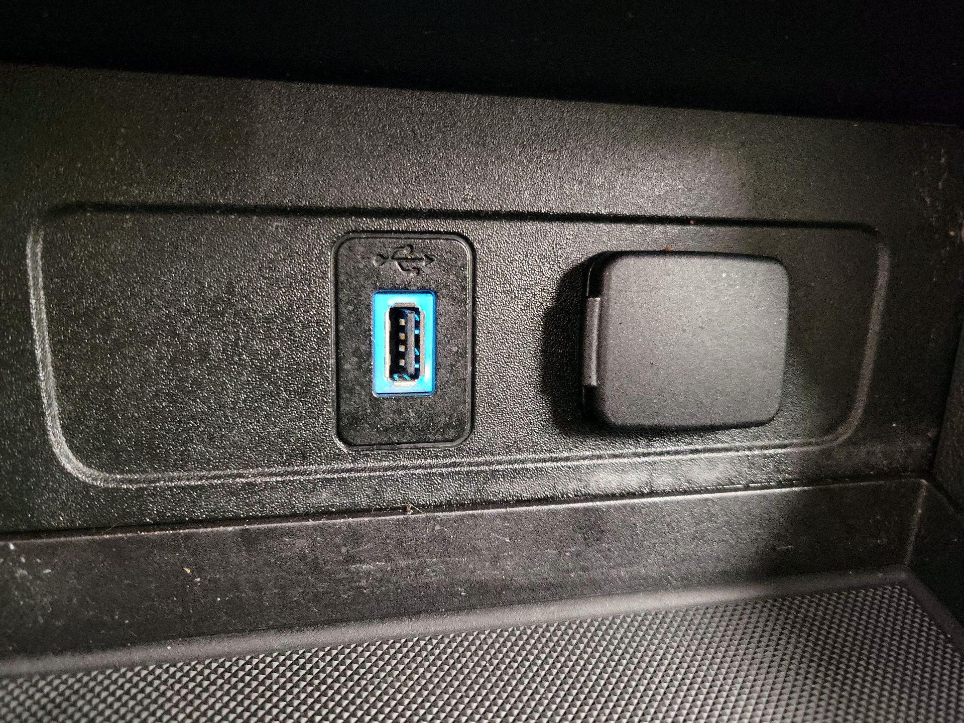 Thumbnail: 2019 Ford Escape - 18