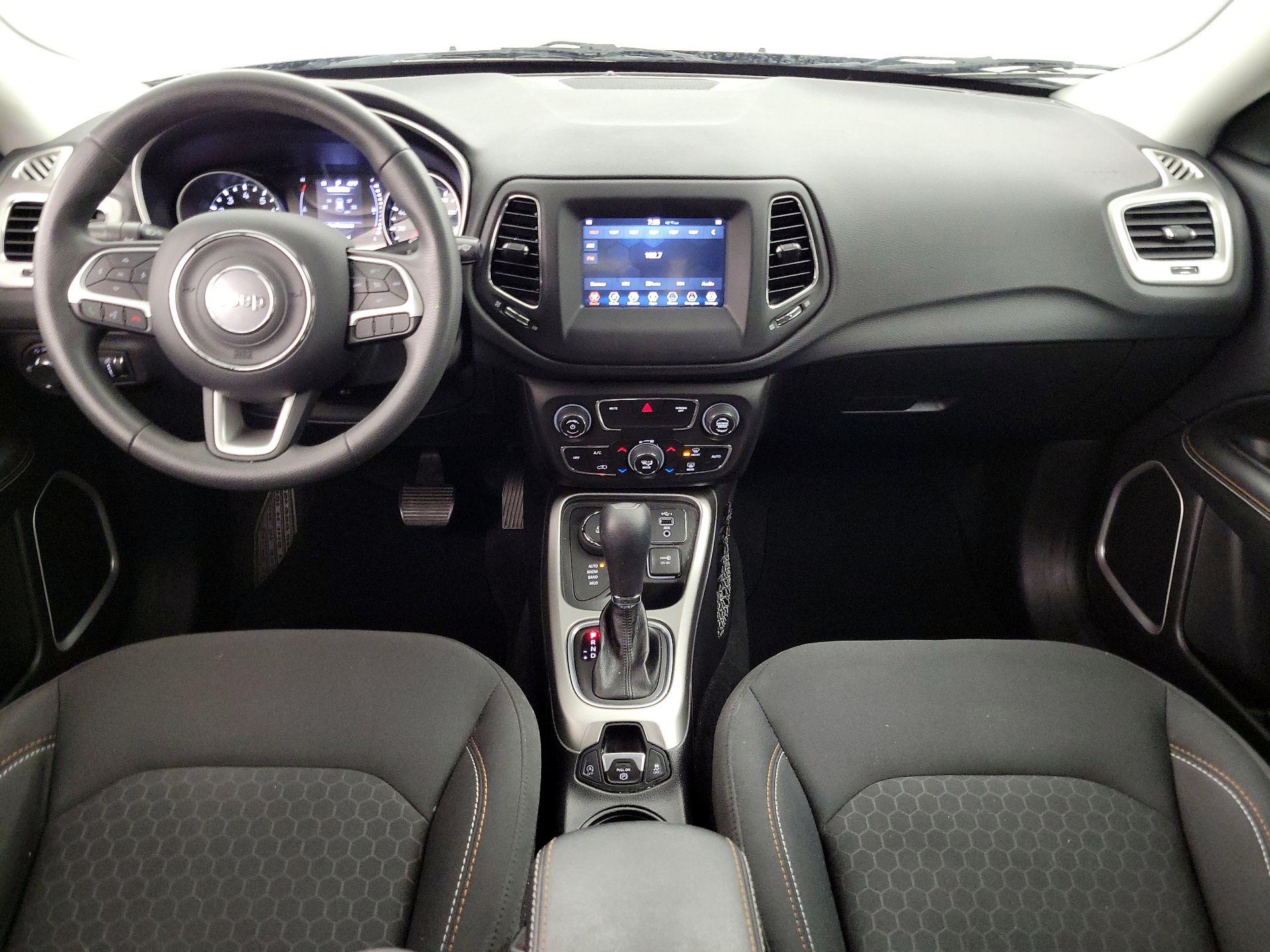 Thumbnail: 2019 Jeep Compass - 9