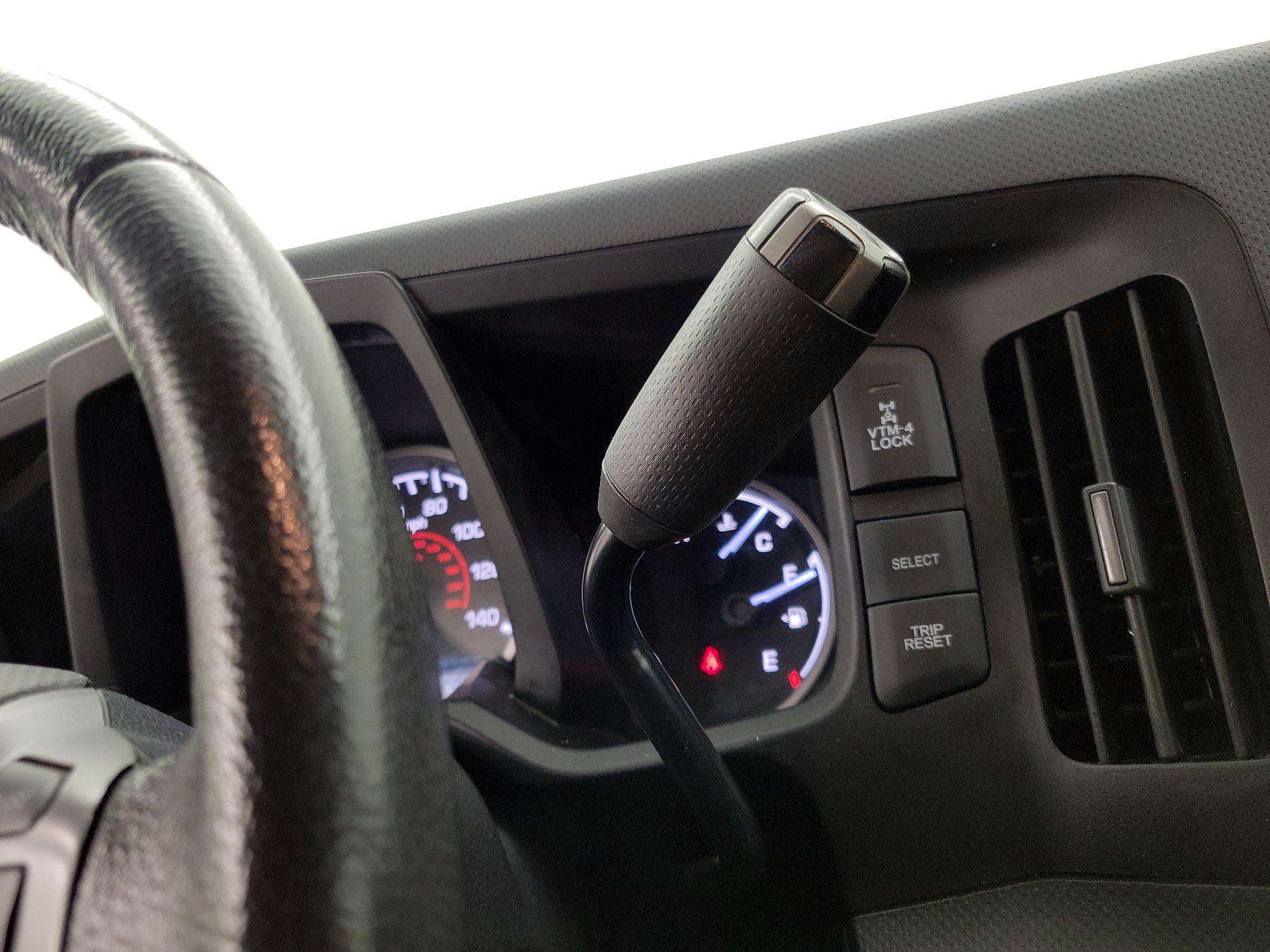 Thumbnail: 2014 Honda Ridgeline - 17