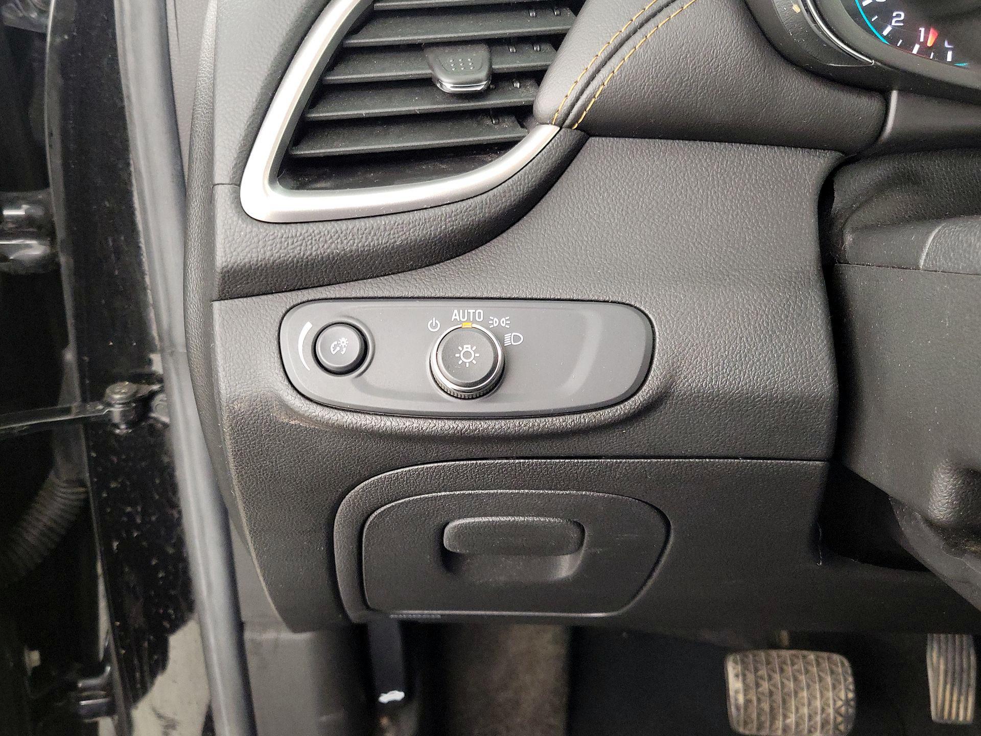 Thumbnail: 2022 Chevrolet Trax - 13