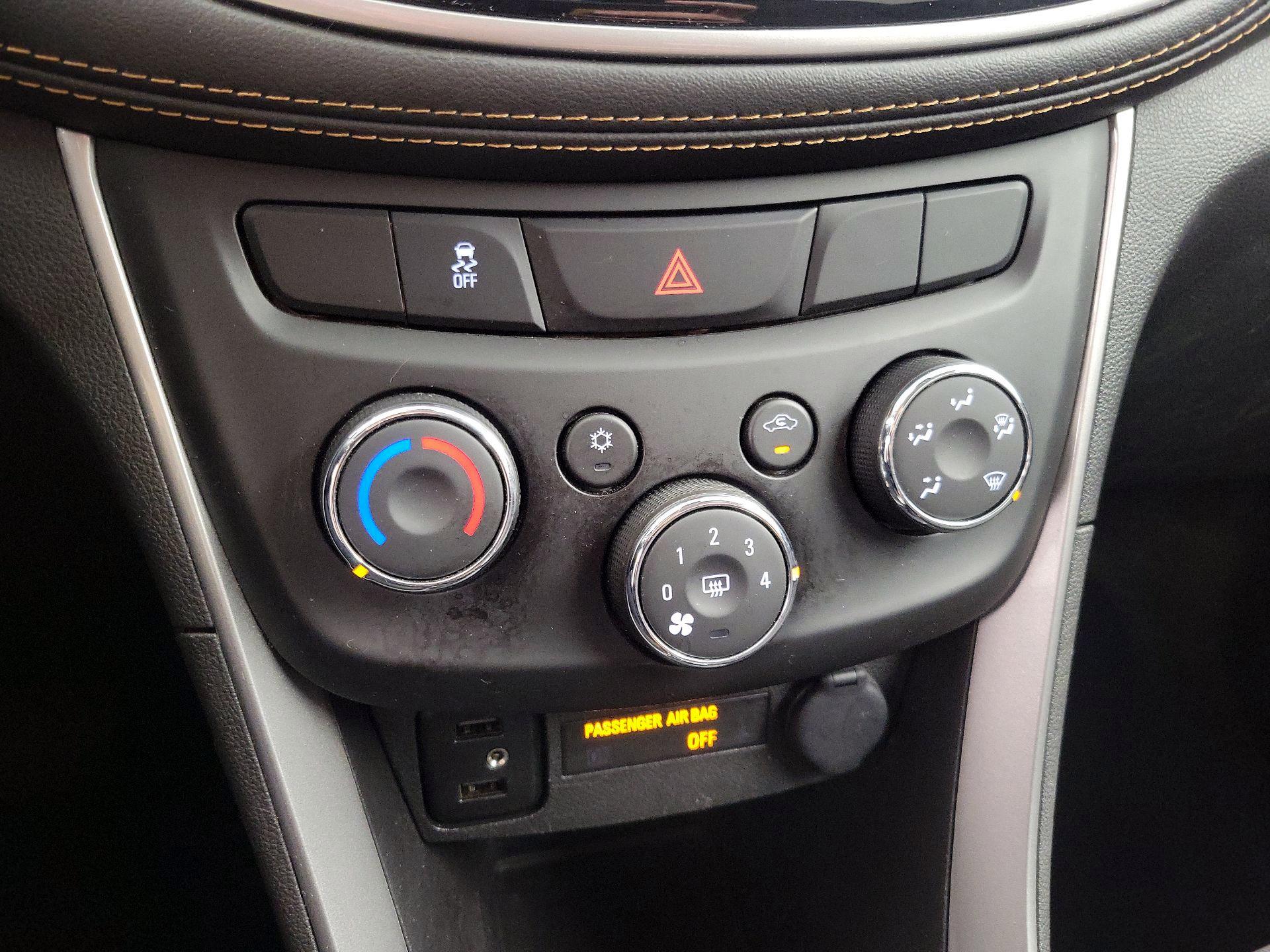 Thumbnail: 2022 Chevrolet Trax - 17