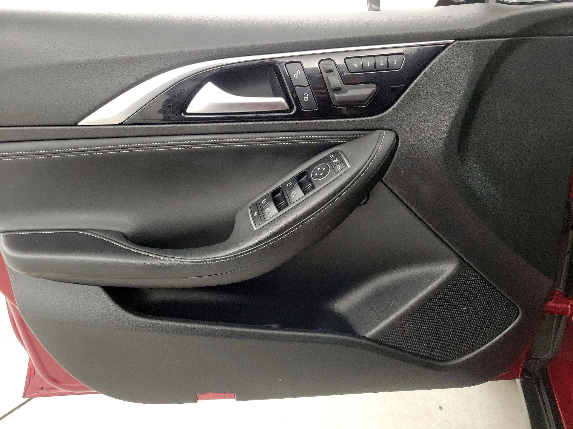 Thumbnail: 2018 INFINITI QX30 - 12