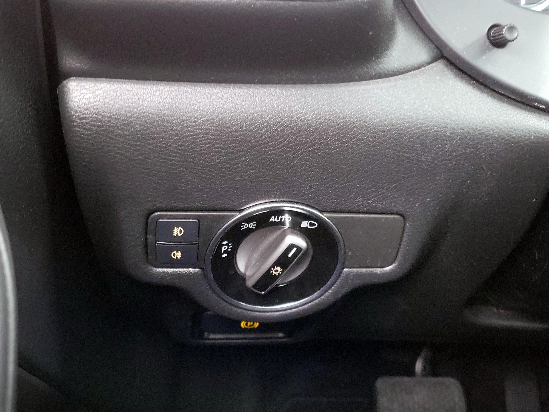 Thumbnail: 2018 INFINITI QX30 - 13