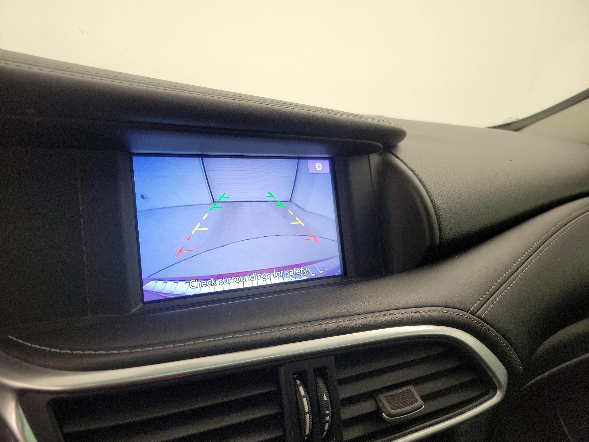 Thumbnail: 2018 INFINITI QX30 - 15