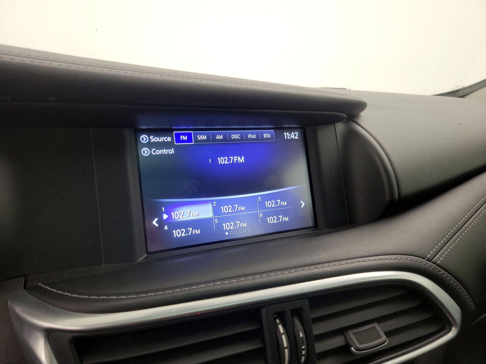 Thumbnail: 2018 INFINITI QX30 - 16