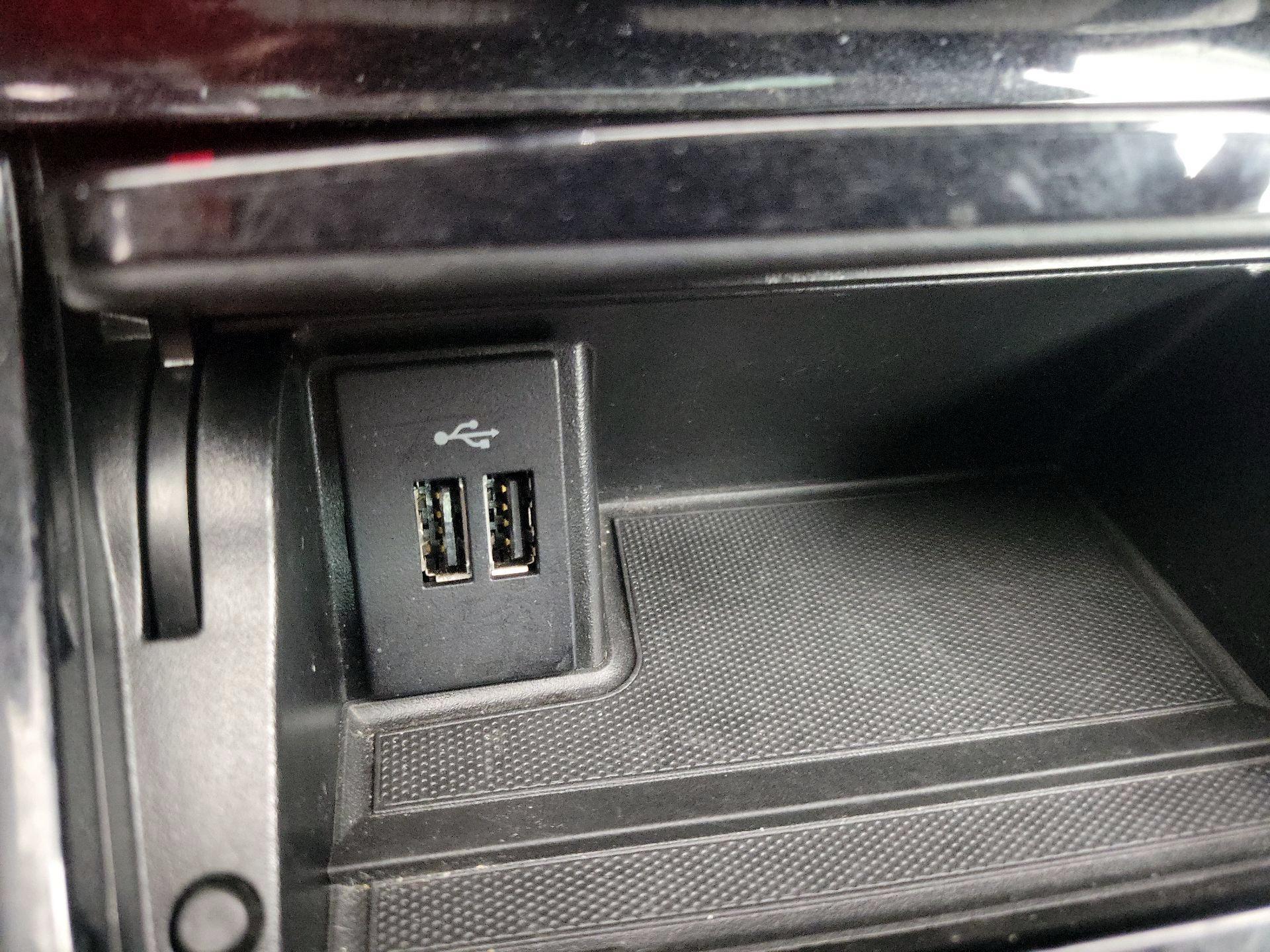 Thumbnail: 2018 INFINITI QX30 - 19