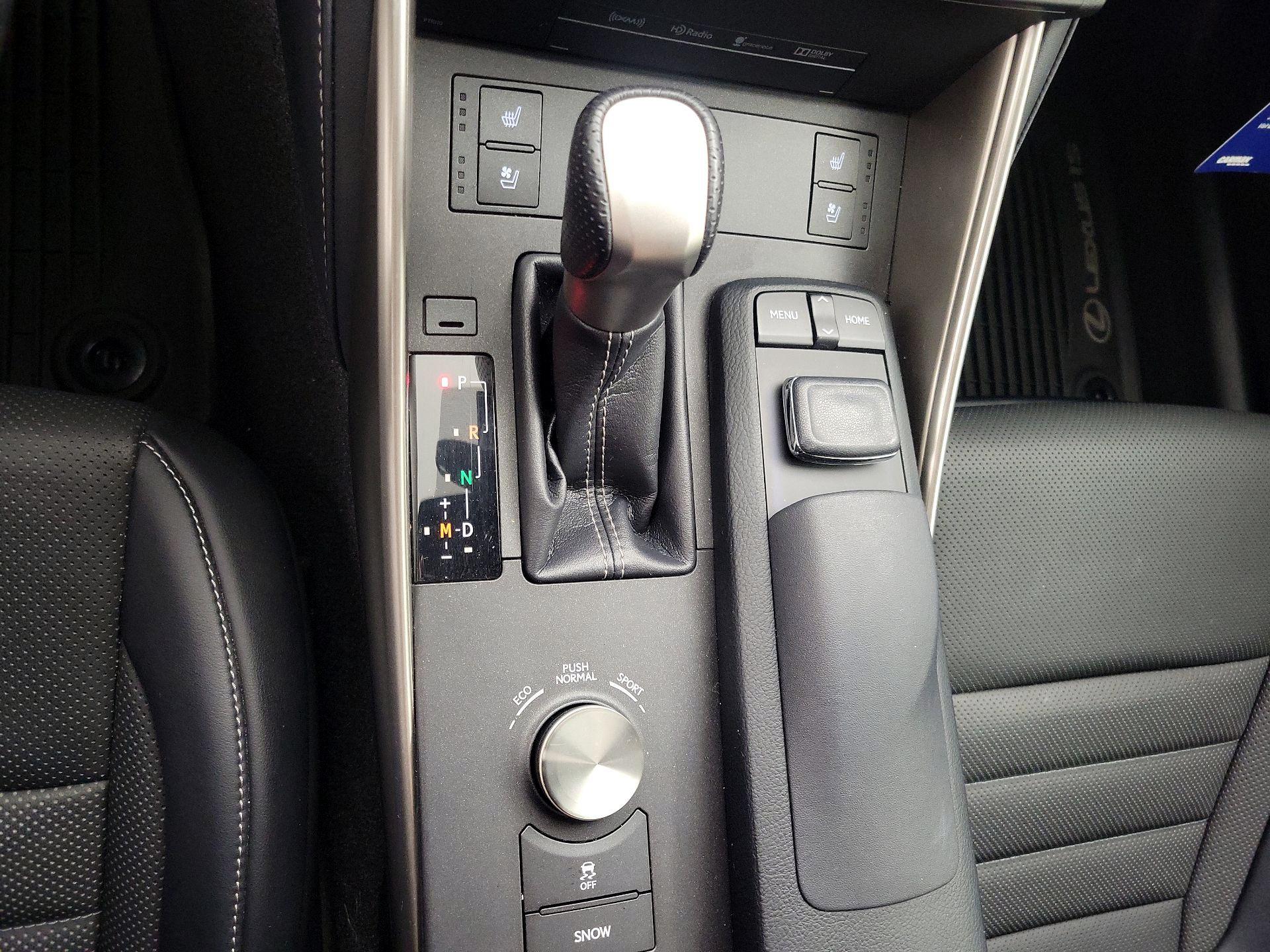 Thumbnail: 2016 Lexus IS - 18