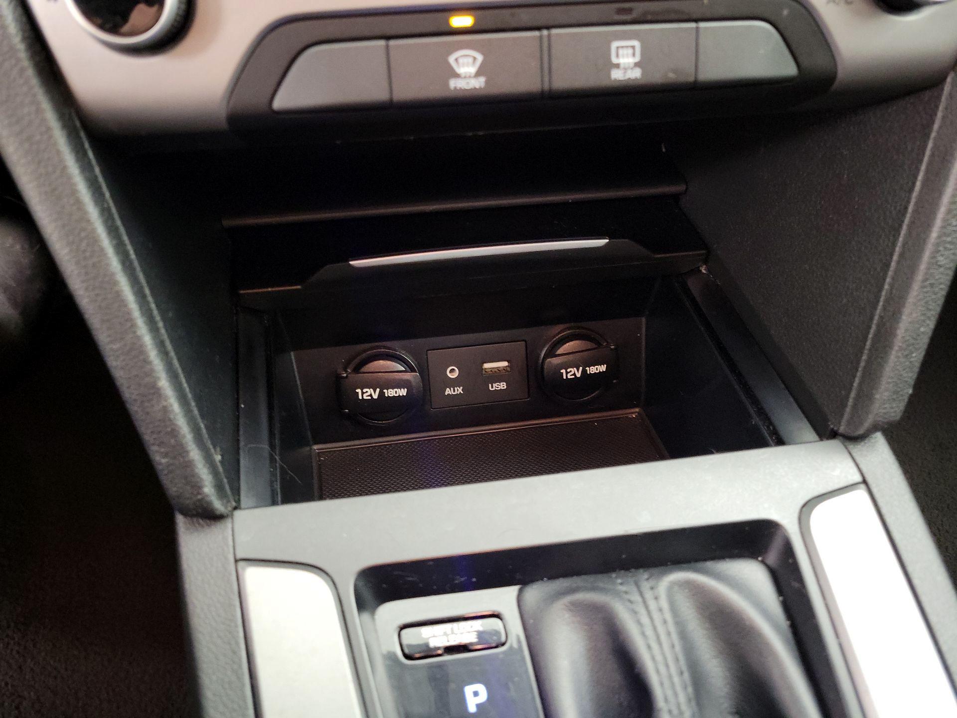 Thumbnail: 2018 Hyundai Elantra - 18