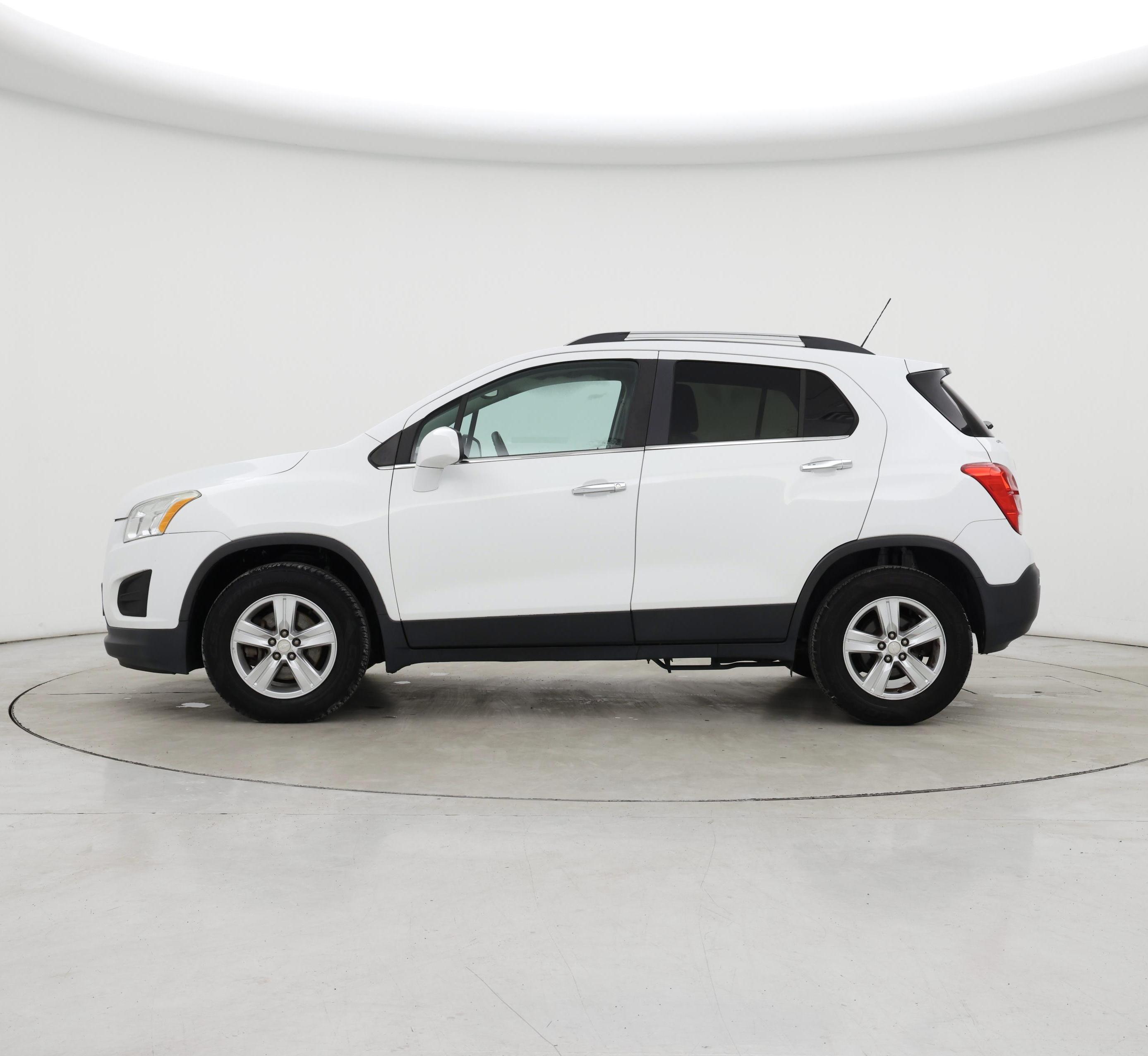Thumbnail: 2016 Chevrolet Trax - 3