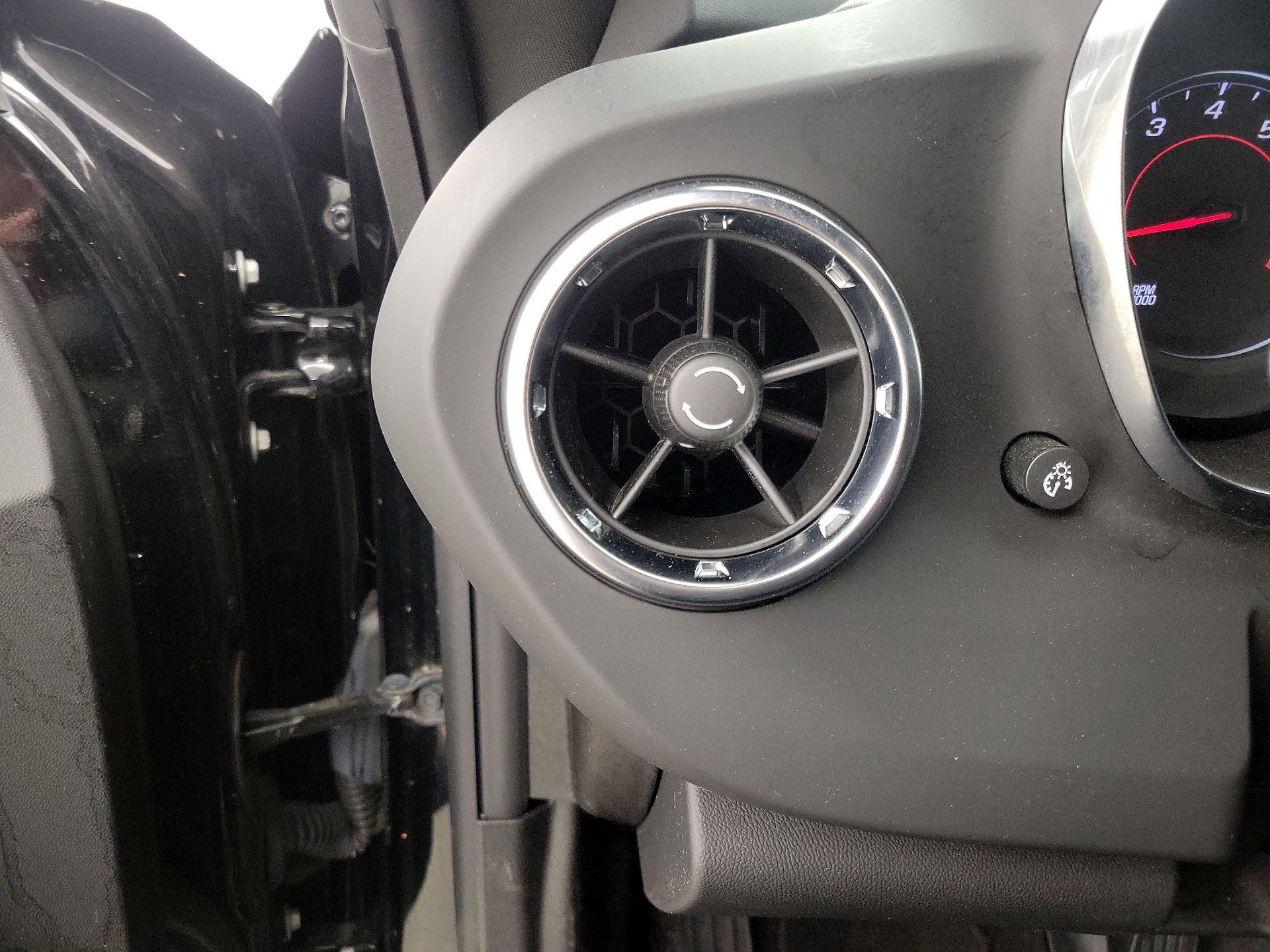 Thumbnail: 2021 Chevrolet Camaro - 13