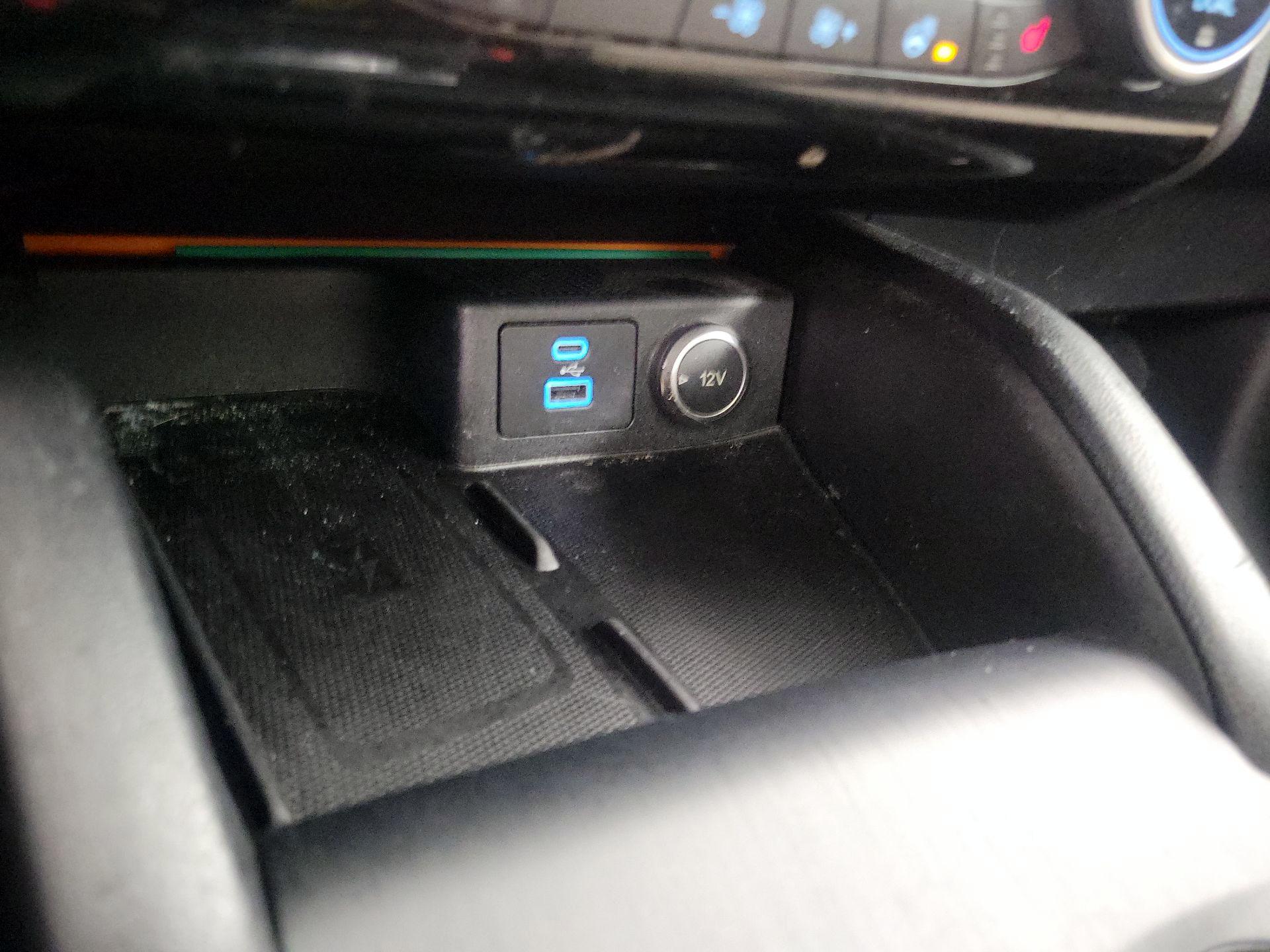 Thumbnail: 2021 Ford Escape - 19