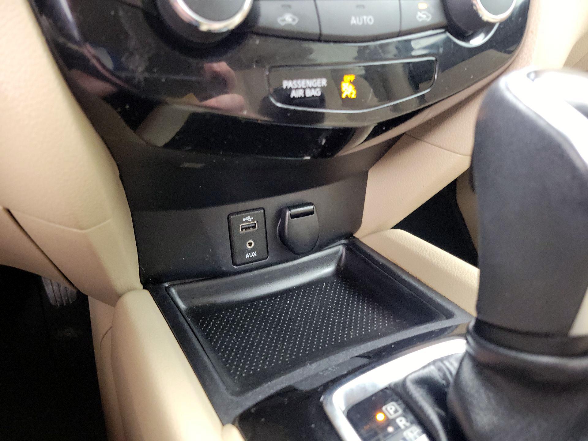 Thumbnail: 2017 Nissan Rogue - 19