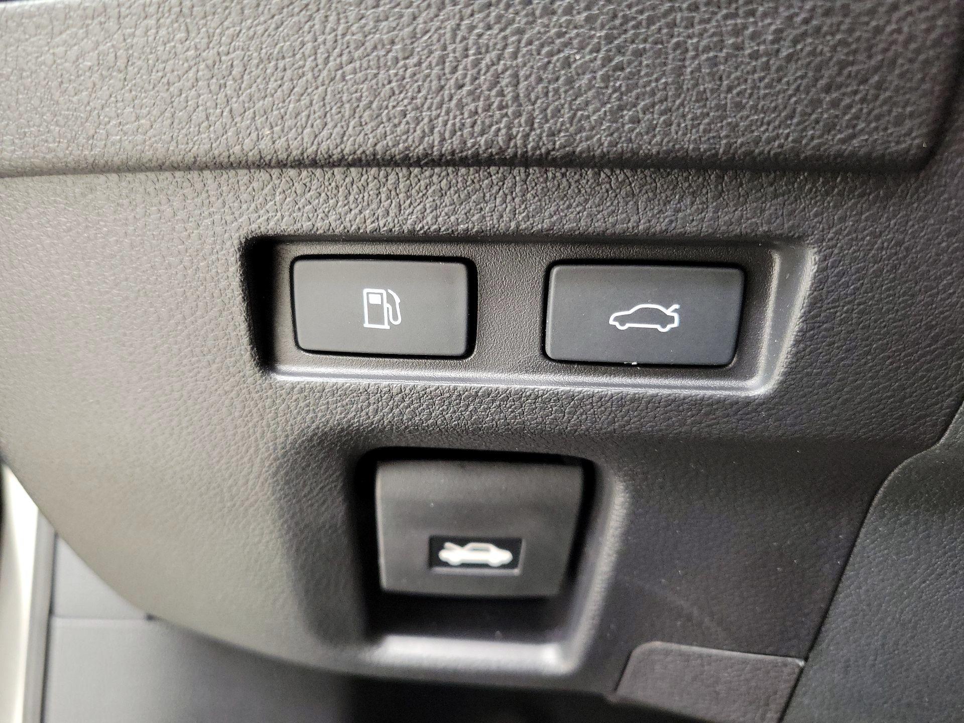 Thumbnail: 2024 Lexus ES - 13