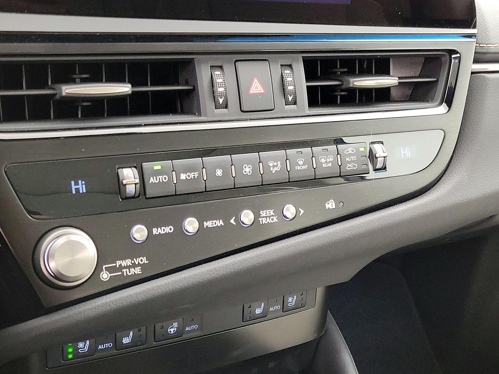 Thumbnail: 2024 Lexus ES - 16