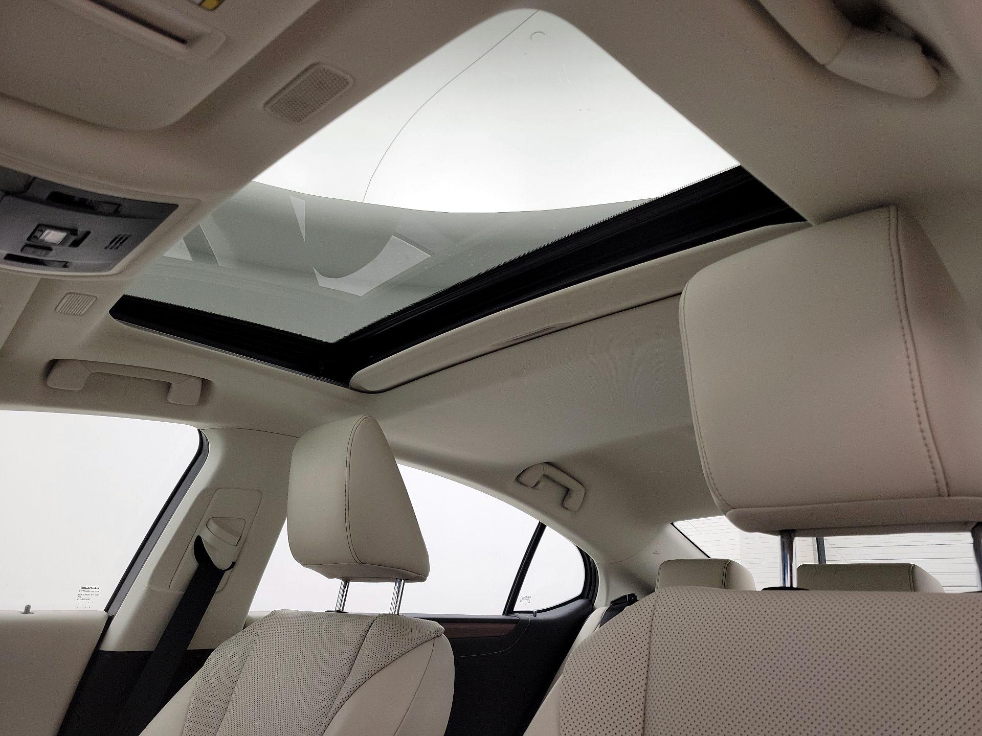 Thumbnail: 2024 Lexus ES - 19